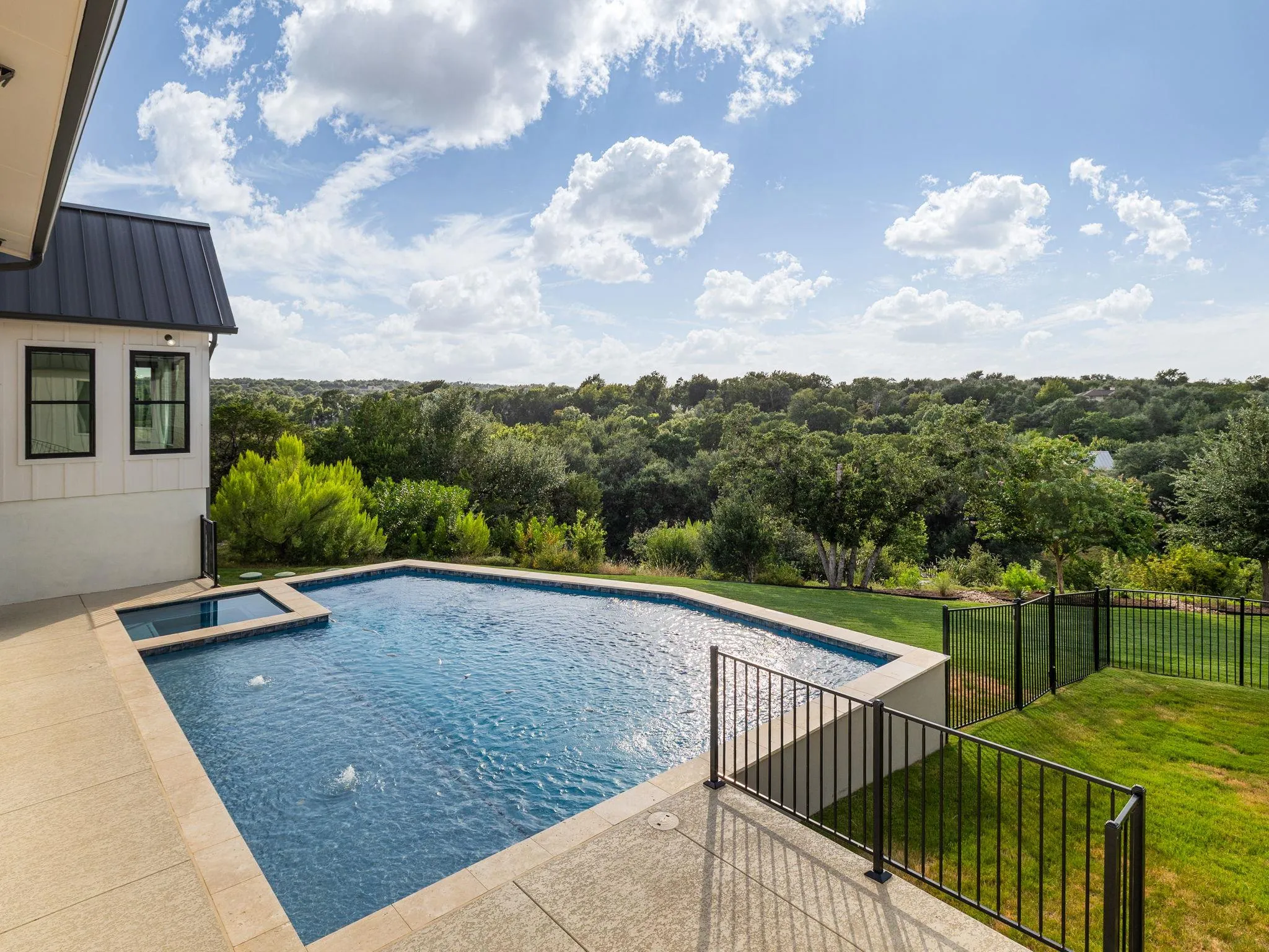 Photo 4 of 200 MARAVILLA BLUFF LN