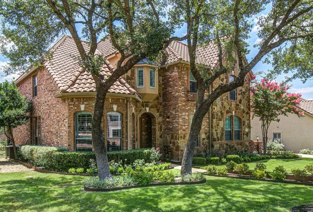 Photo 2 of 1917 LAKECLIFF HILLS LN