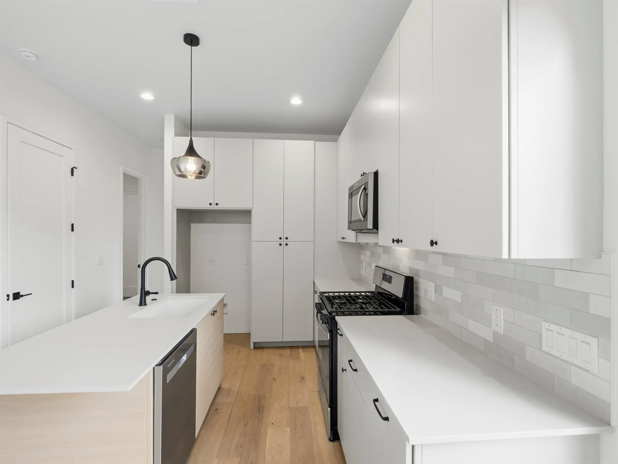 Photo 4 of 1106 S MEADOWS DR SW #2