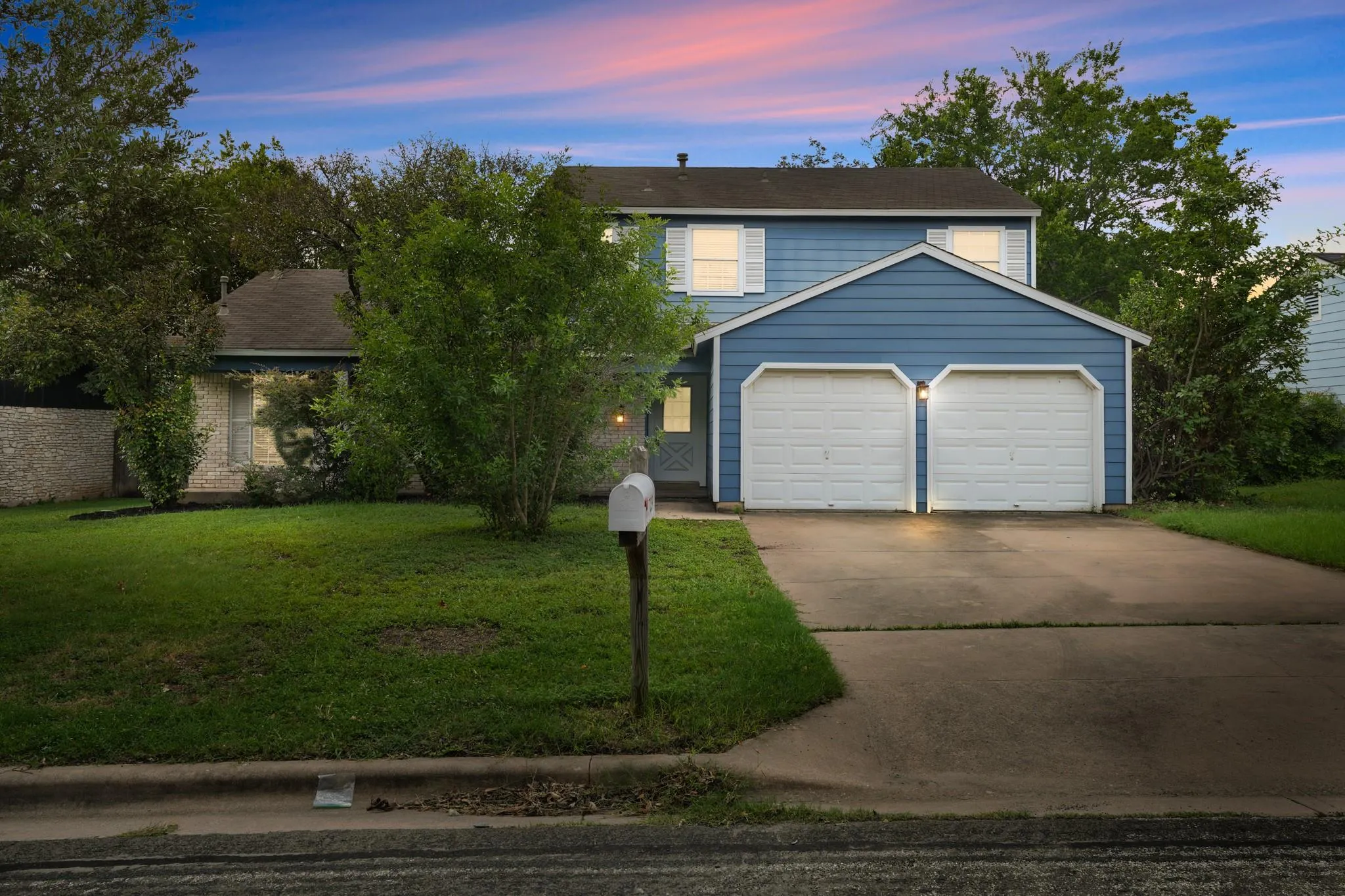 Photo 2 of 11709 STERLINGHILL DR
