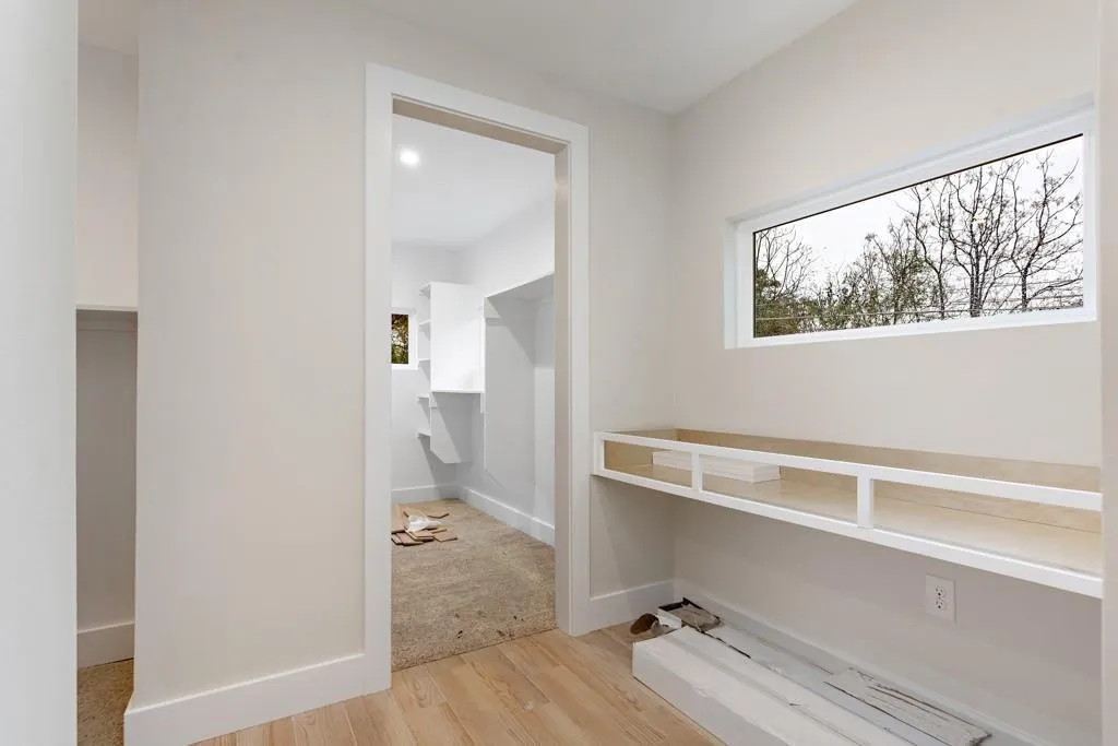 Photo 5 of 3009 KUHLMAN AVE #2