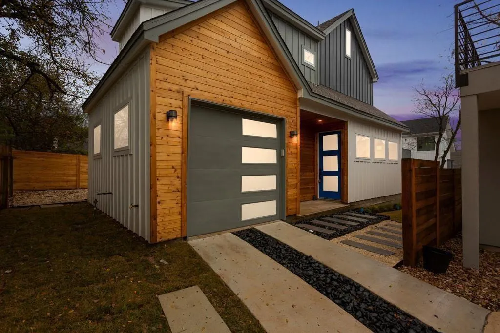 Photo of 3009 KUHLMAN AVE #2, Austin, 78702