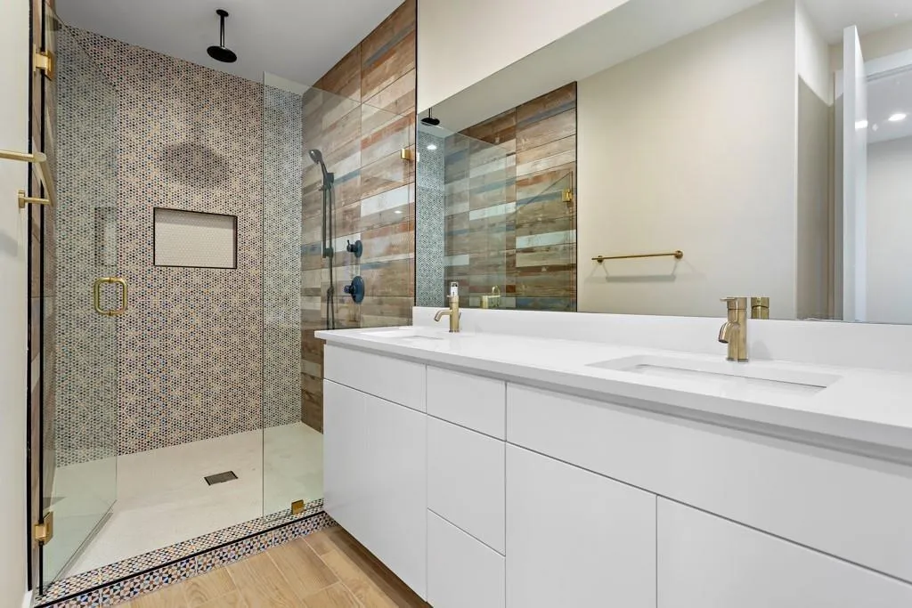 Photo 3 of 3009 KUHLMAN AVE #2