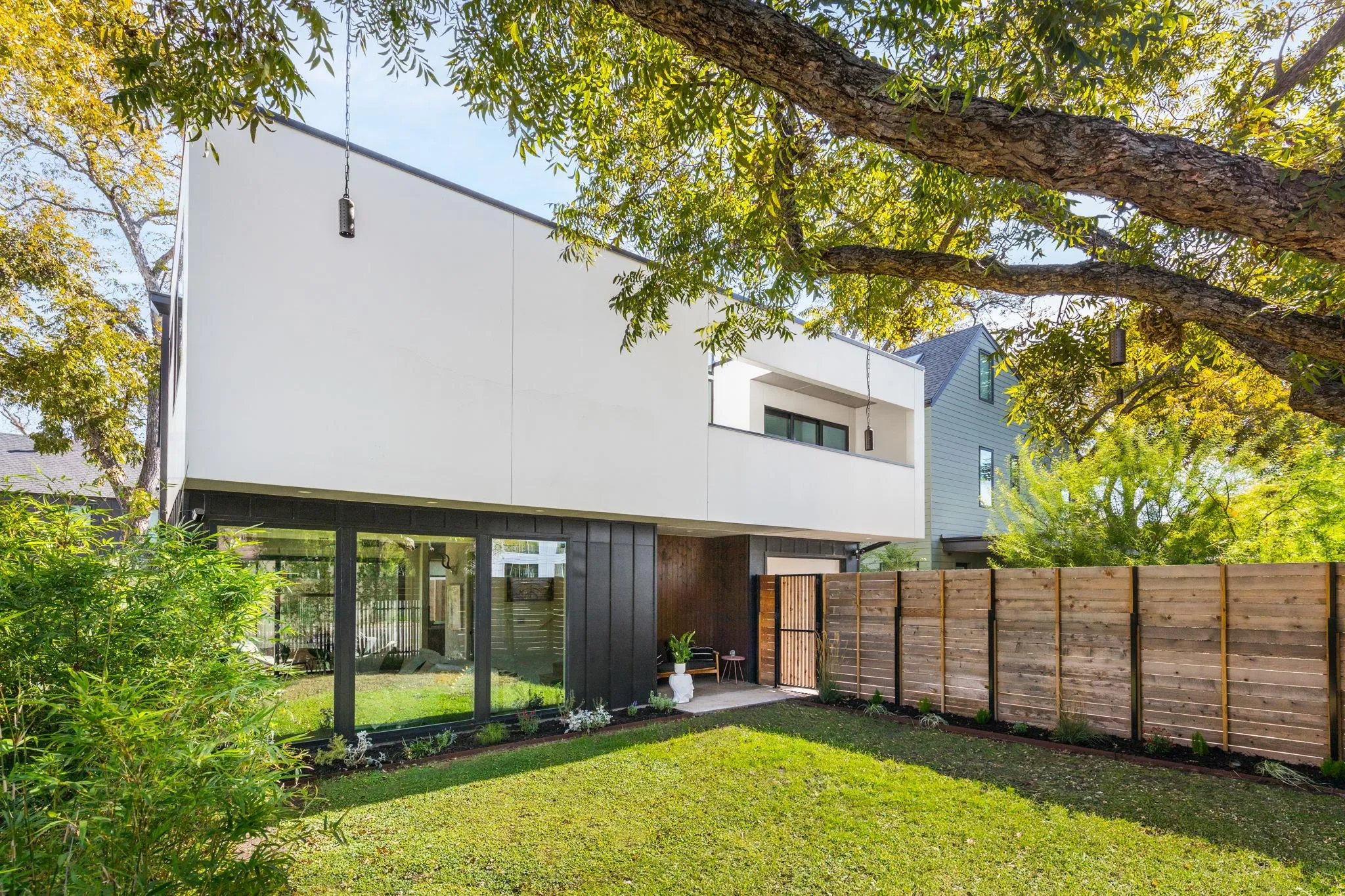 Photo 3 of 631 TILLERY ST #1