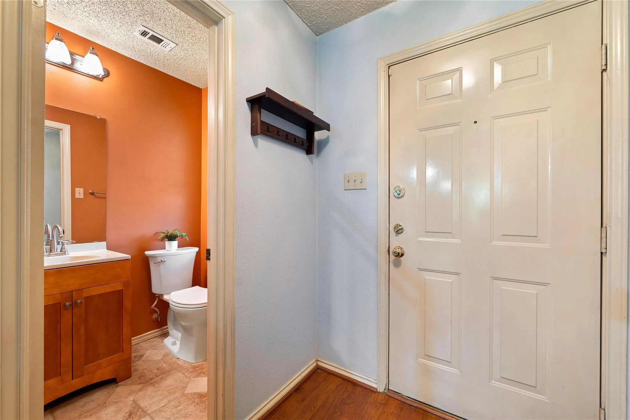 Photo 4 of 12902 MODENA TRL