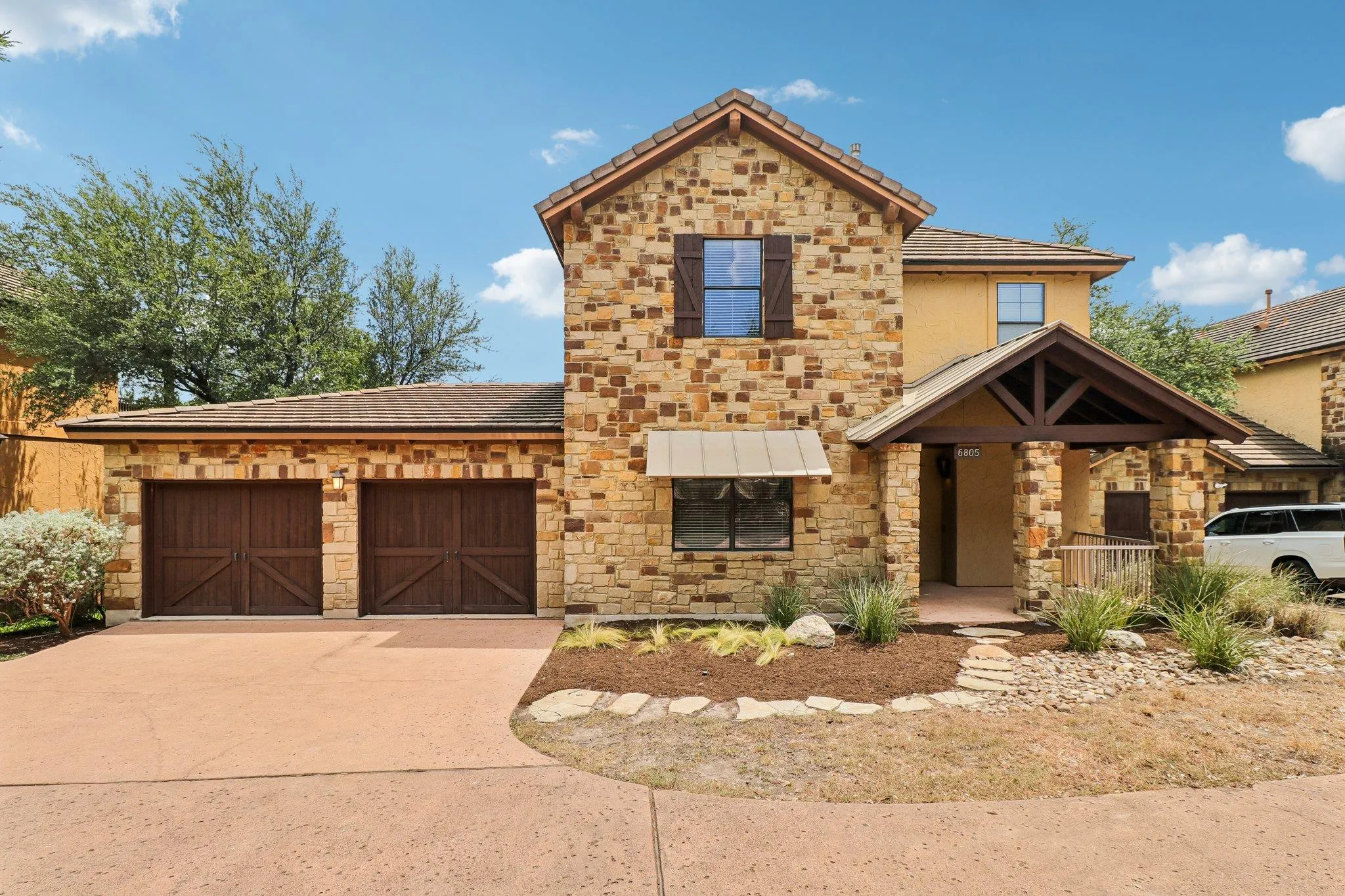 Photo of 6805 LANTERN VIEW DR, Jonestown, TX, 78645