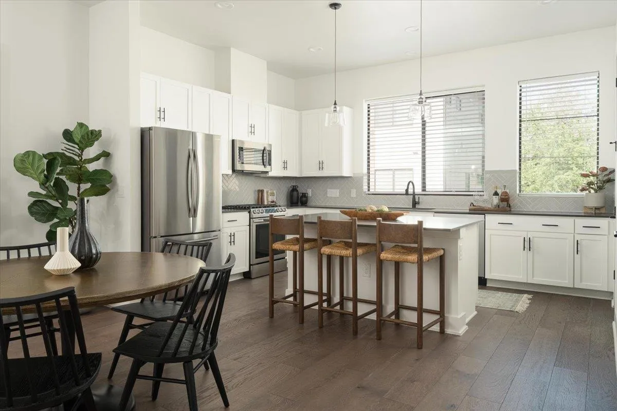 Photo 5 of 3700 CLAWSON RD #301