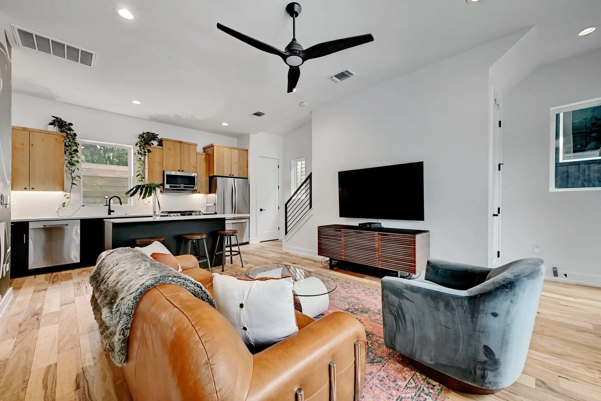 Photo 4 of 1407 GREENWOOD AVE #3