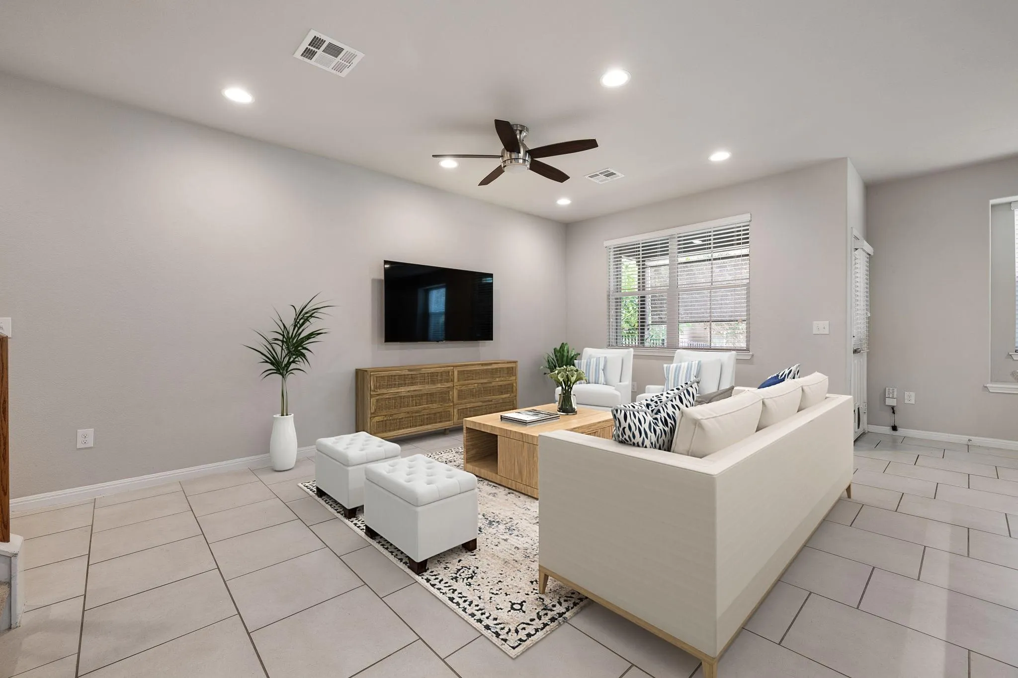 Photo 4 of 422 EPIPHANY LN