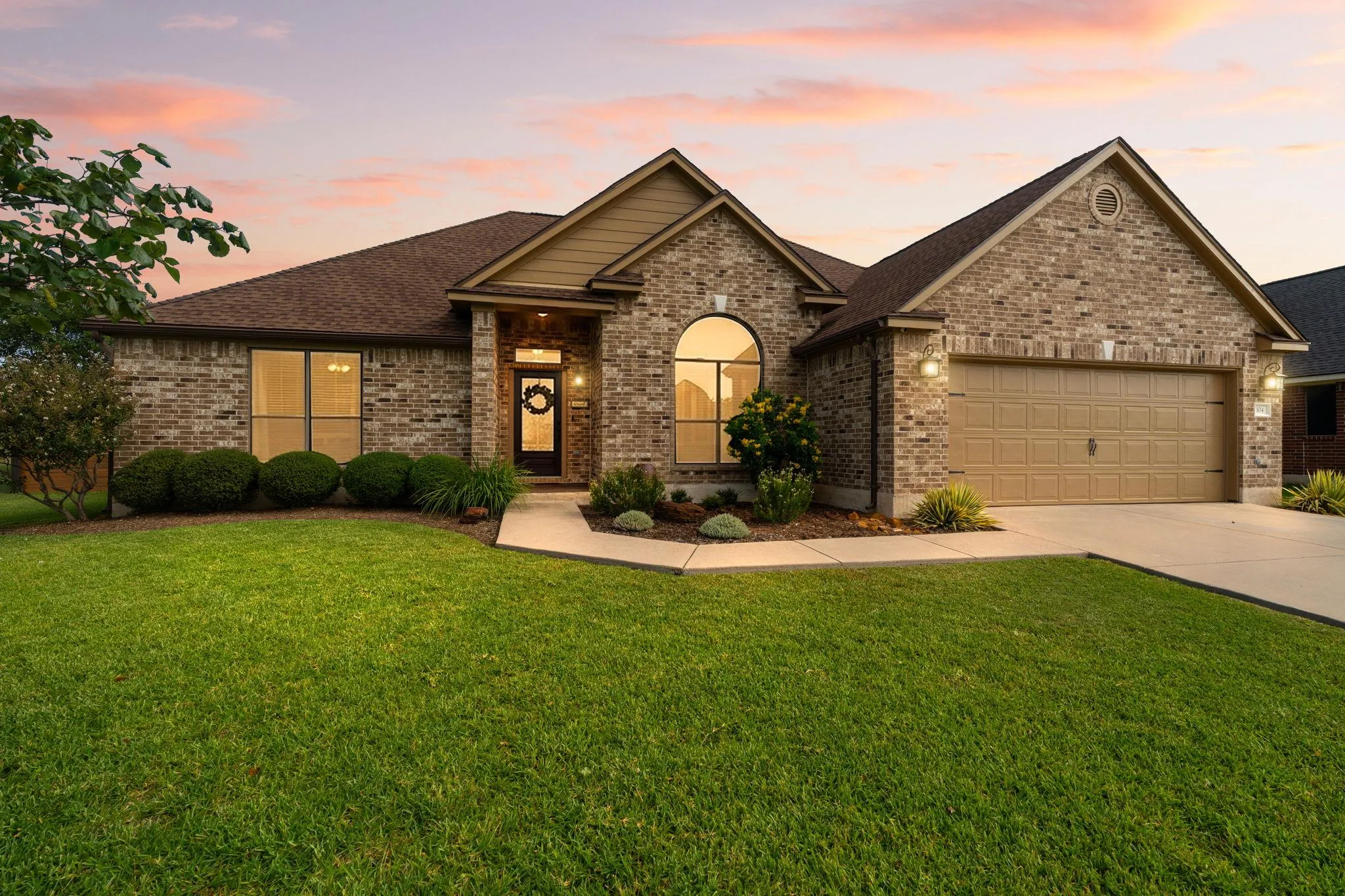 Photo of 104 MADISON LN, Thrall, TX, 76578