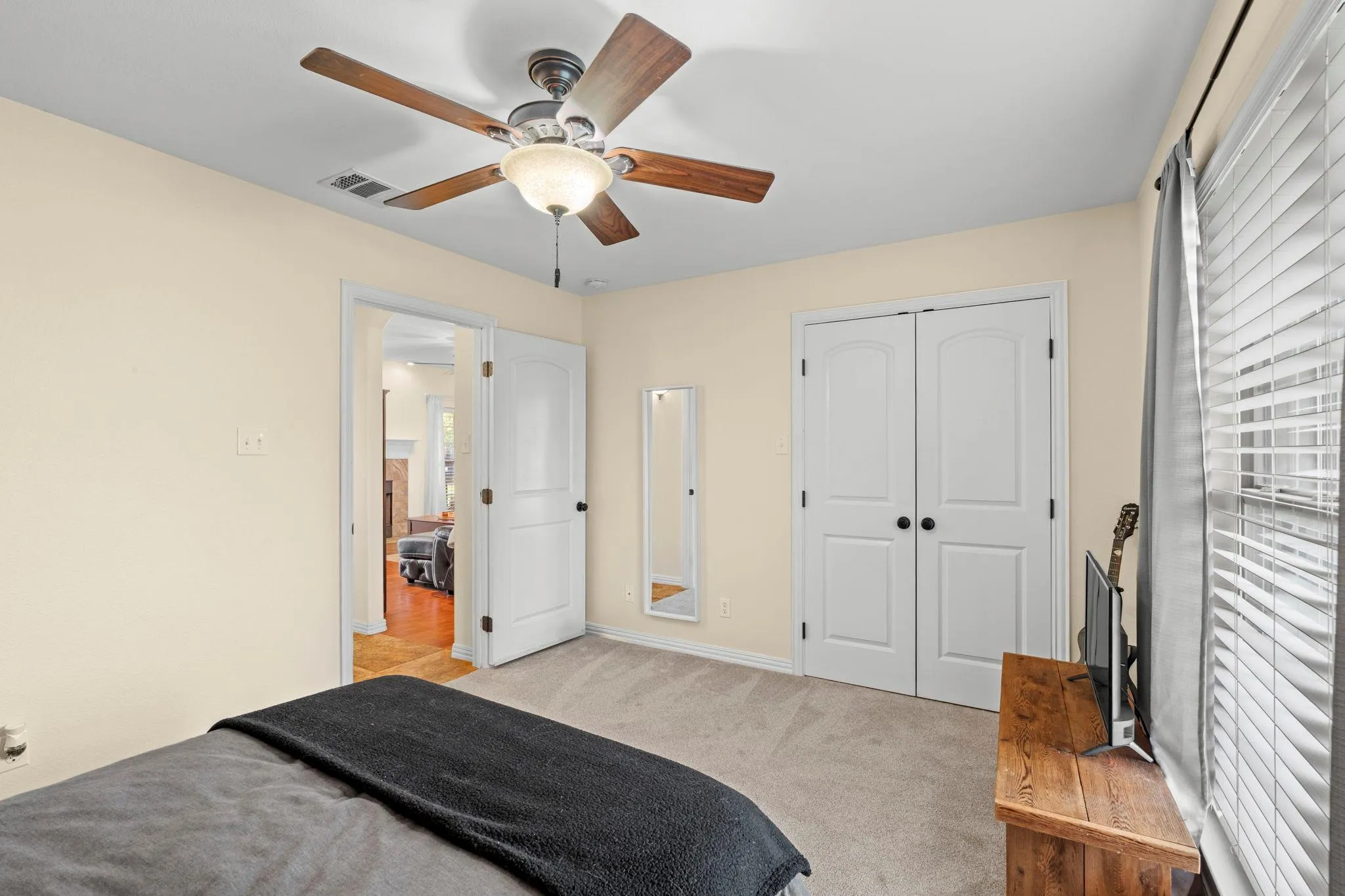 Photo 5 of 104 MADISON LN