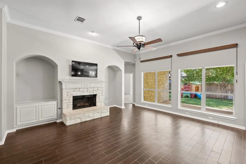 Photo 5 of 2602 HENLEY DR
