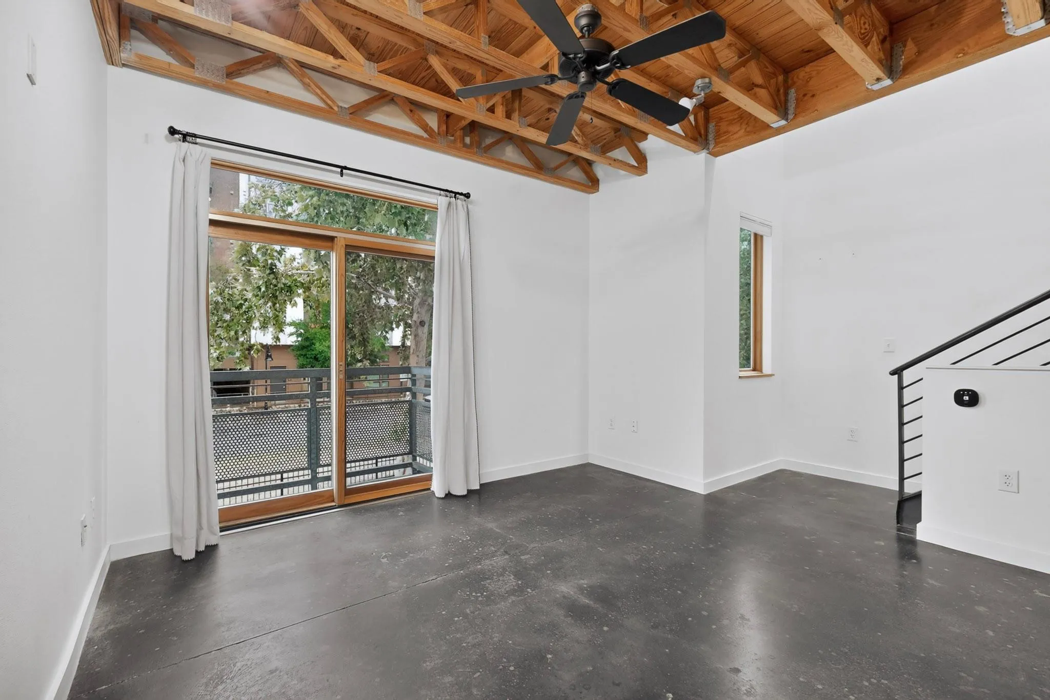 Photo 2 of 1601 E 5TH ST #211