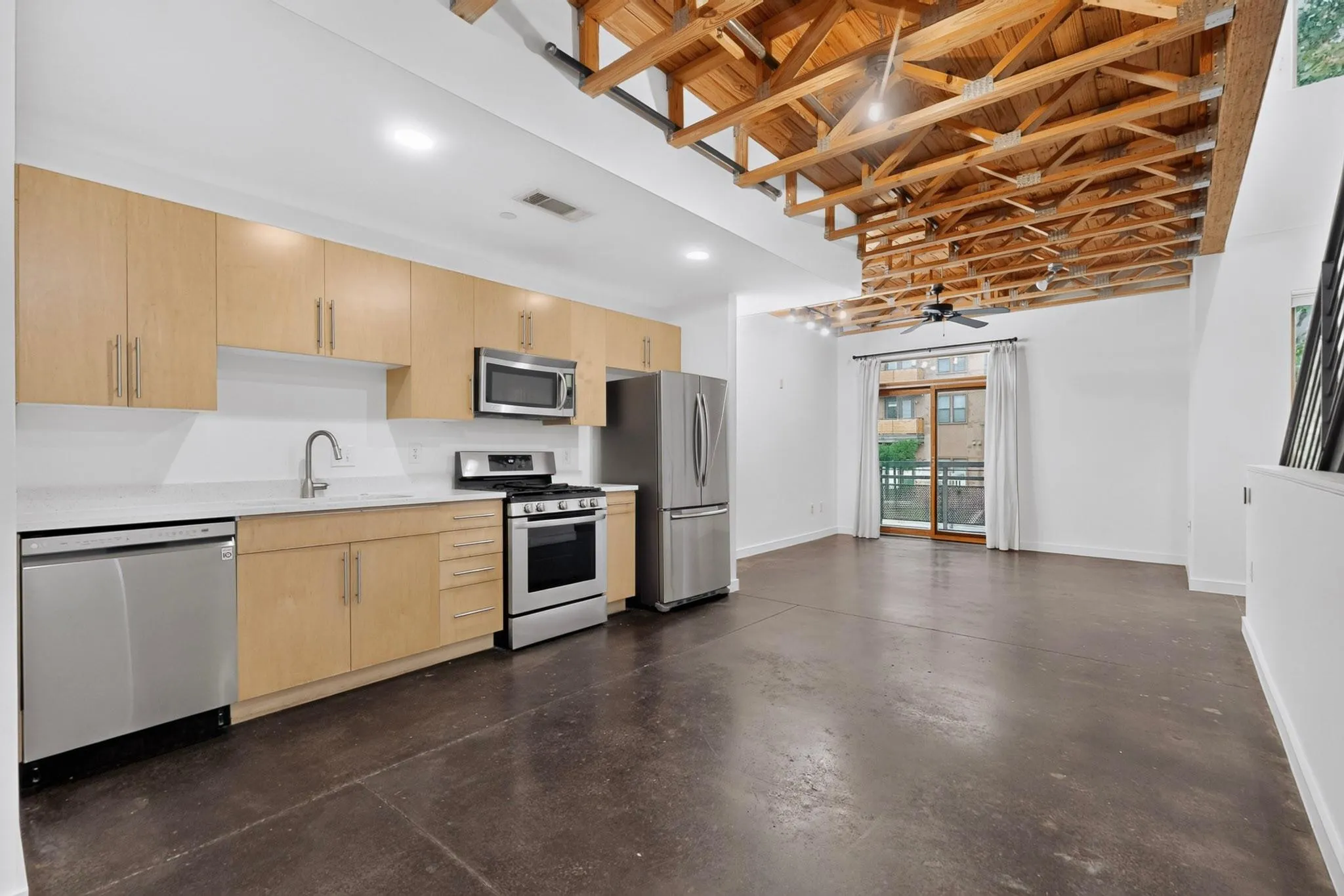 Photo 4 of 1601 E 5TH ST #211