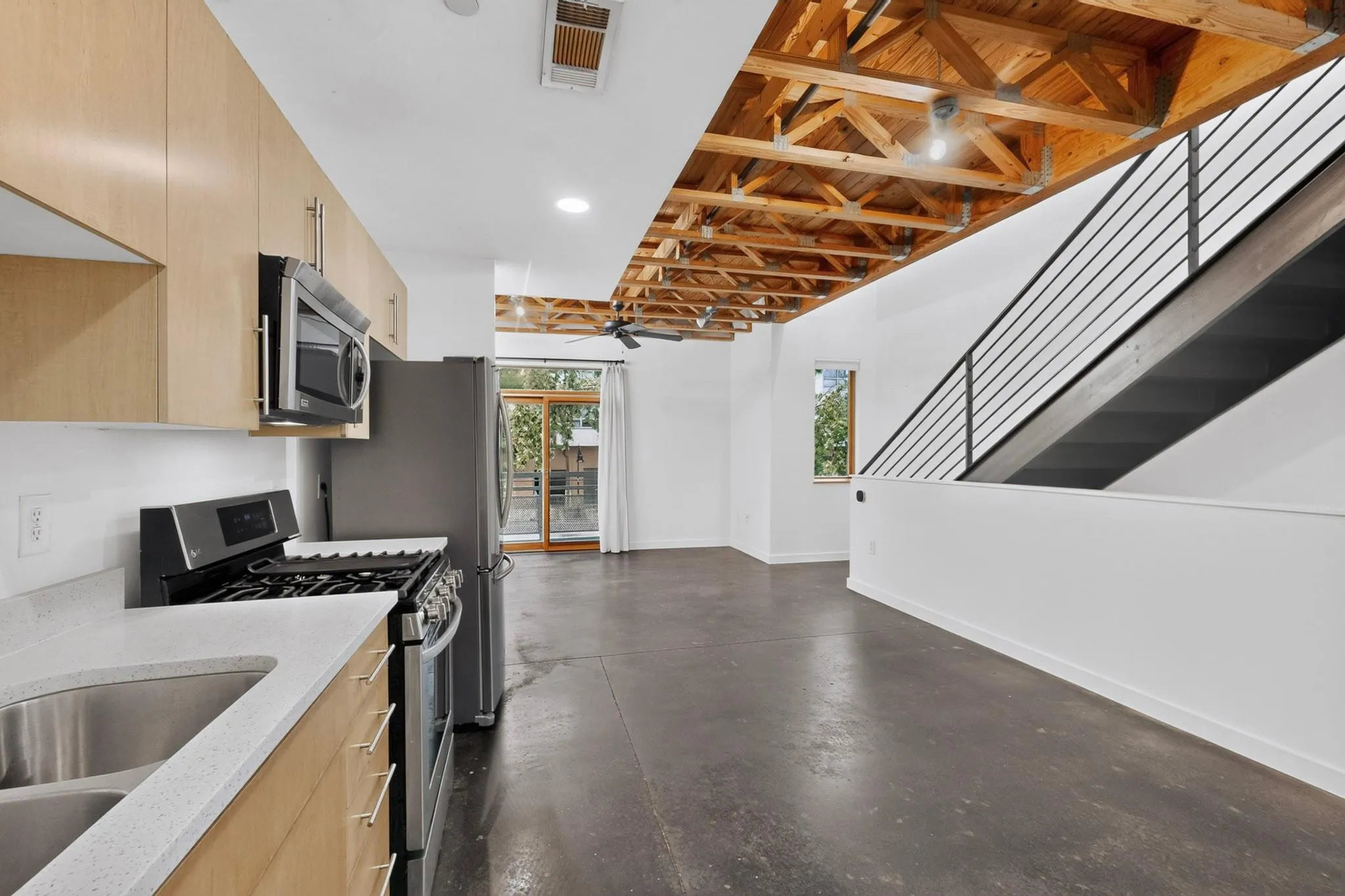 Photo 5 of 1601 E 5TH ST #211