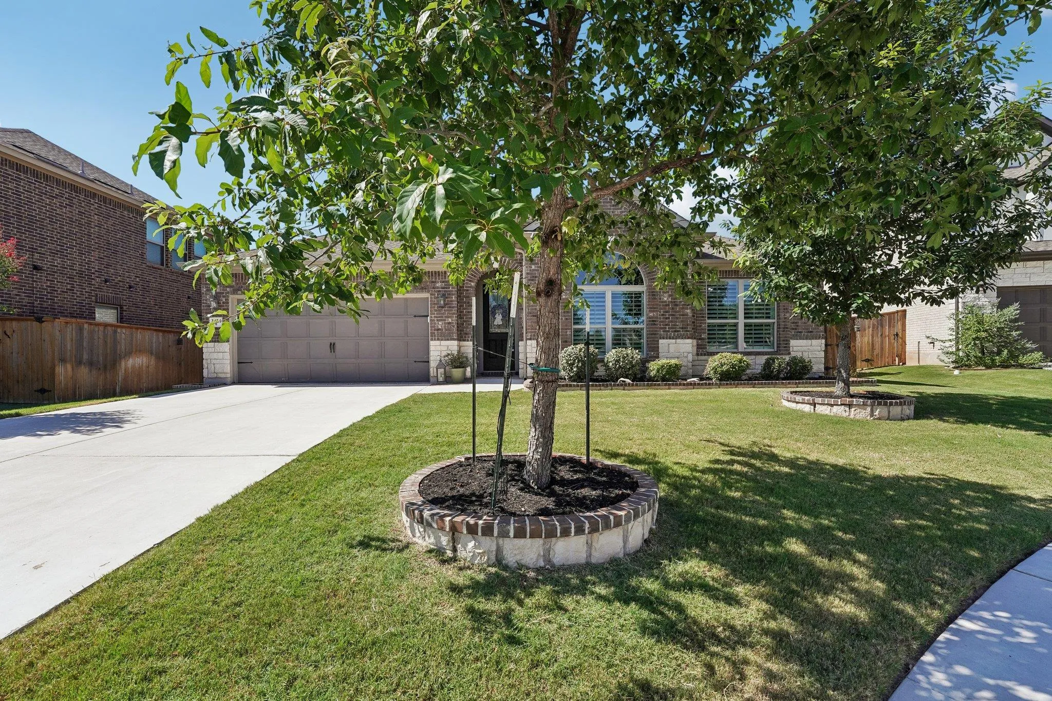 Photo 2 of 2424 COSTERA ST