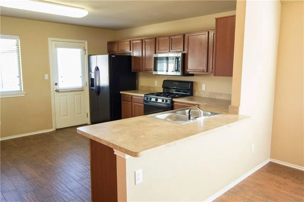 Photo 5 of 4405 BELFIELD LN
