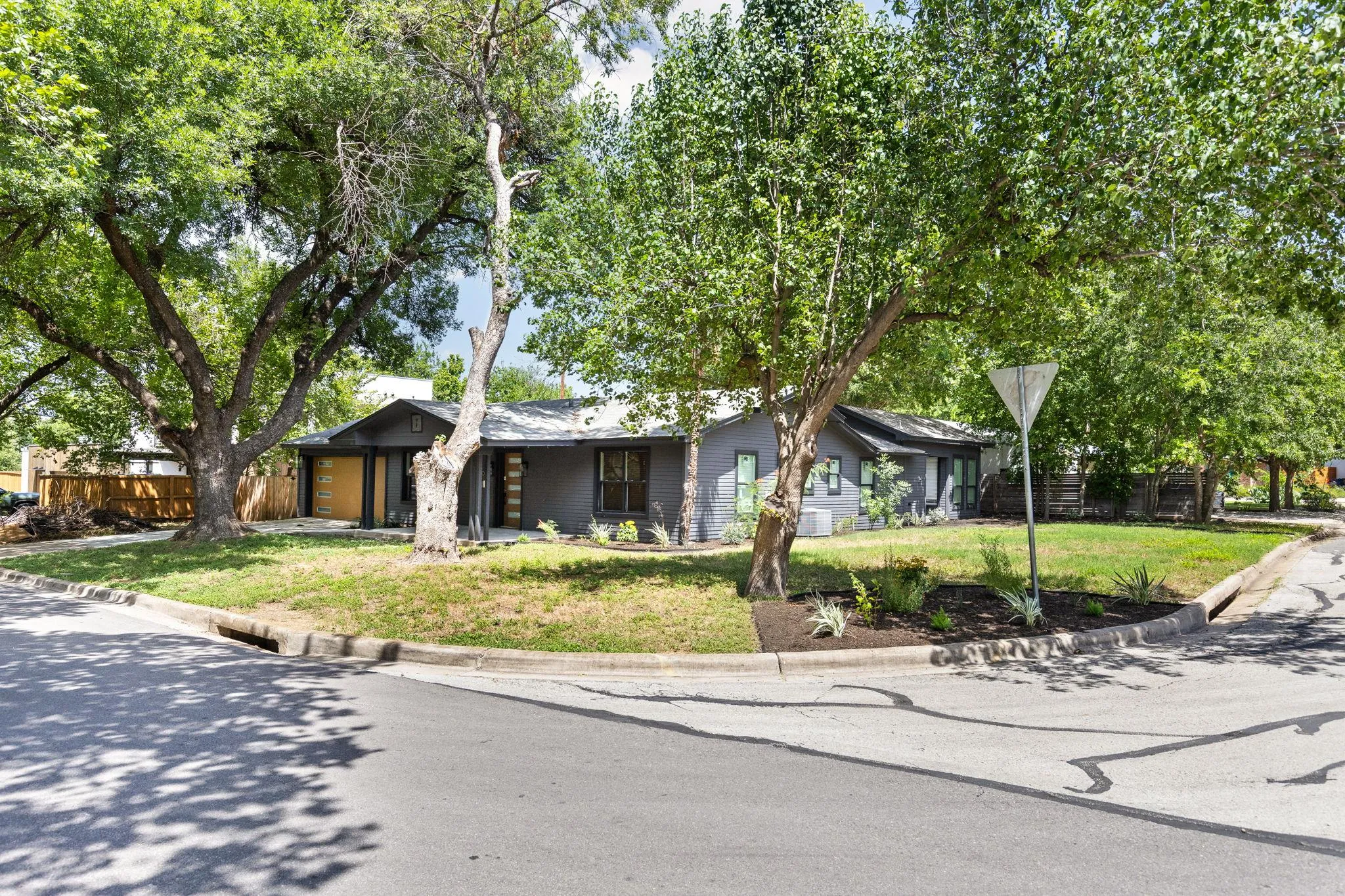 Photo 5 of 2605 FRIAR TUCK LN