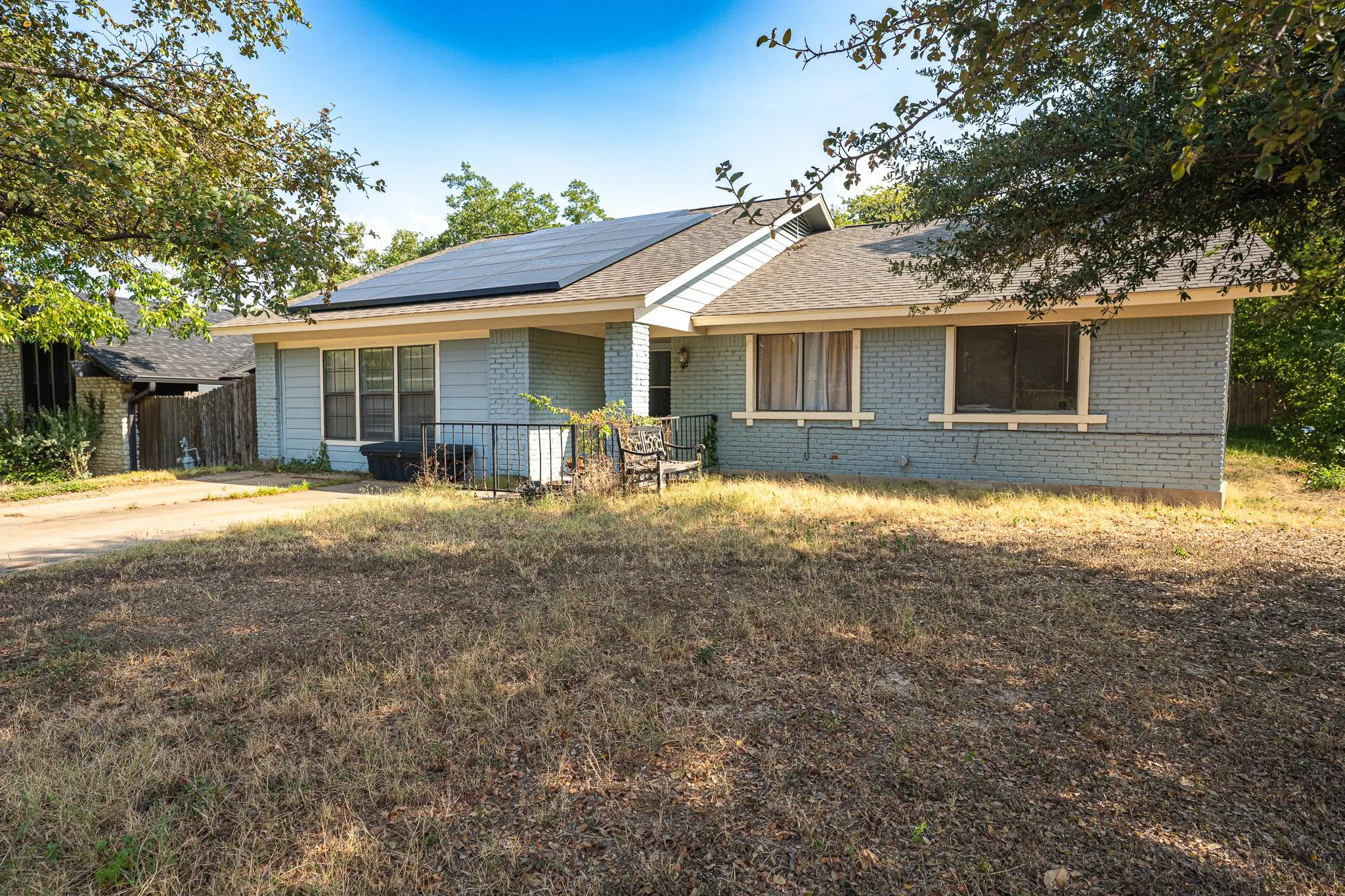 Photo 3 of 1404 MANFORD HILL DR
