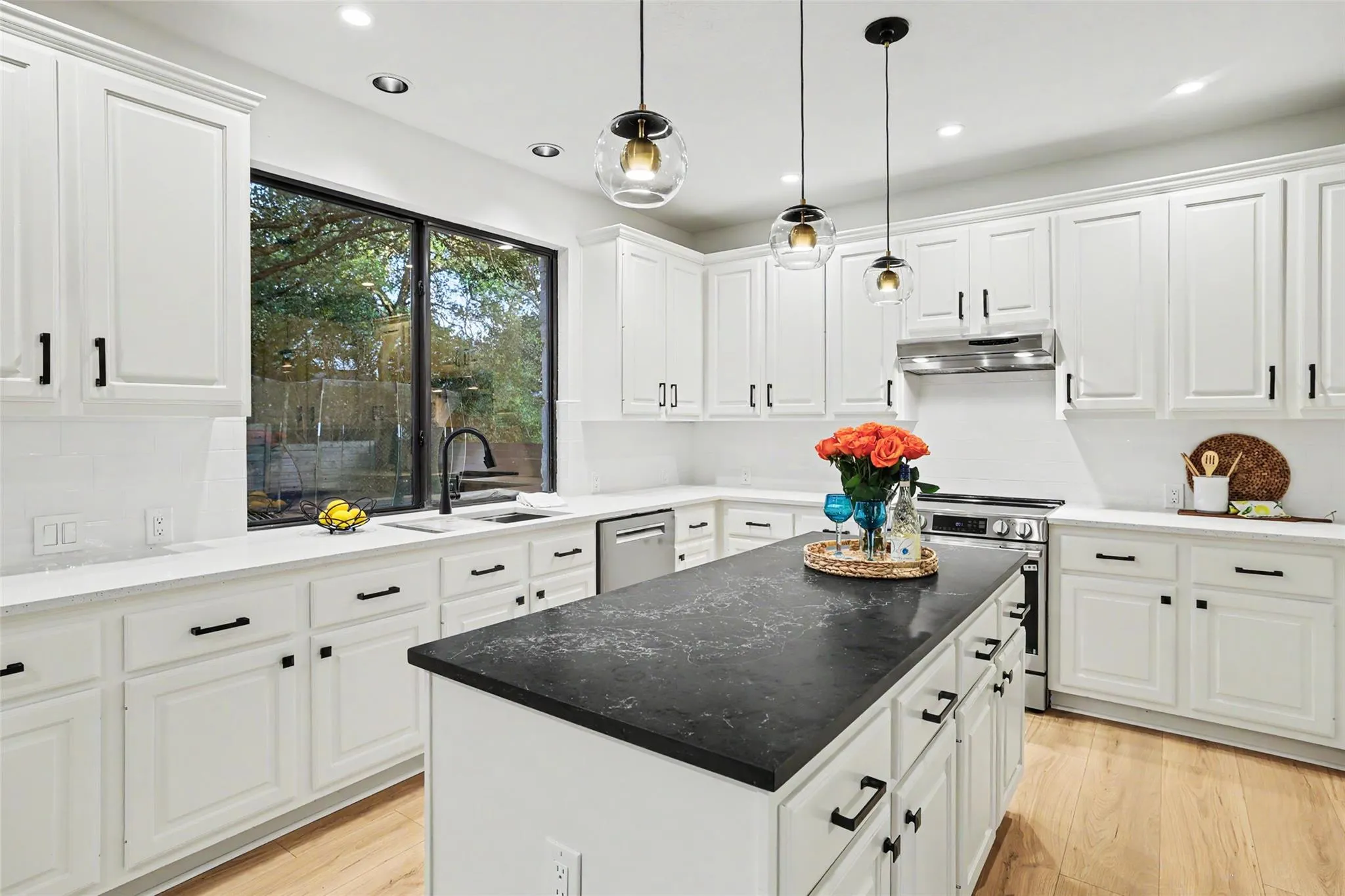 Photo 3 of 11413 ROCKWELL PL