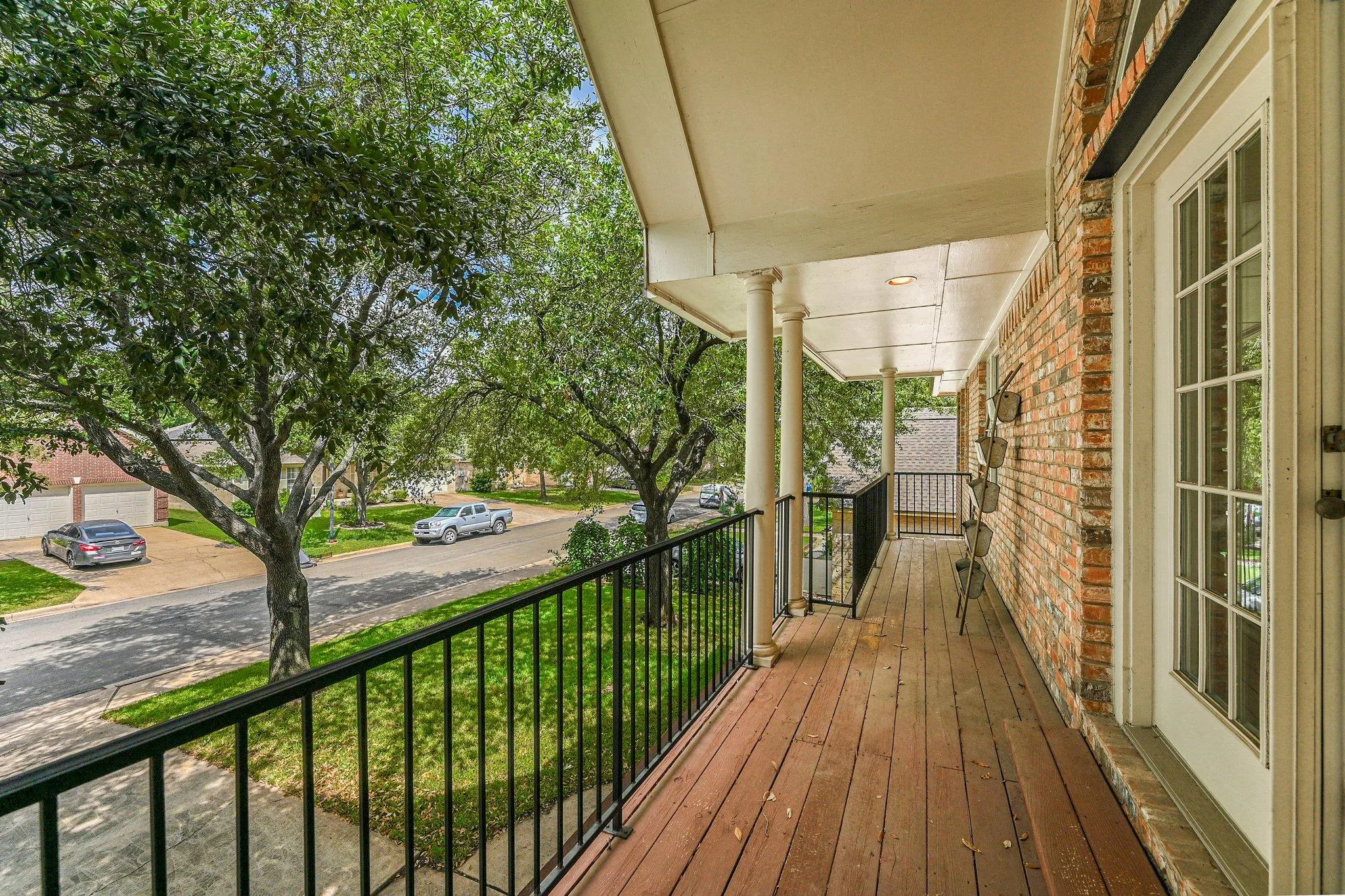 Photo 3 of 5704 TRELAWNEY LN