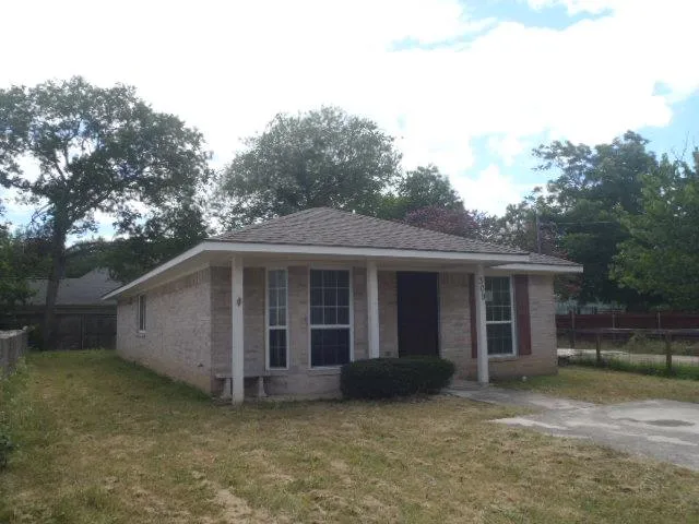 Photo 4 of 309 ELLIS ST