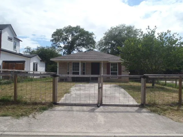 Photo 2 of 309 ELLIS ST