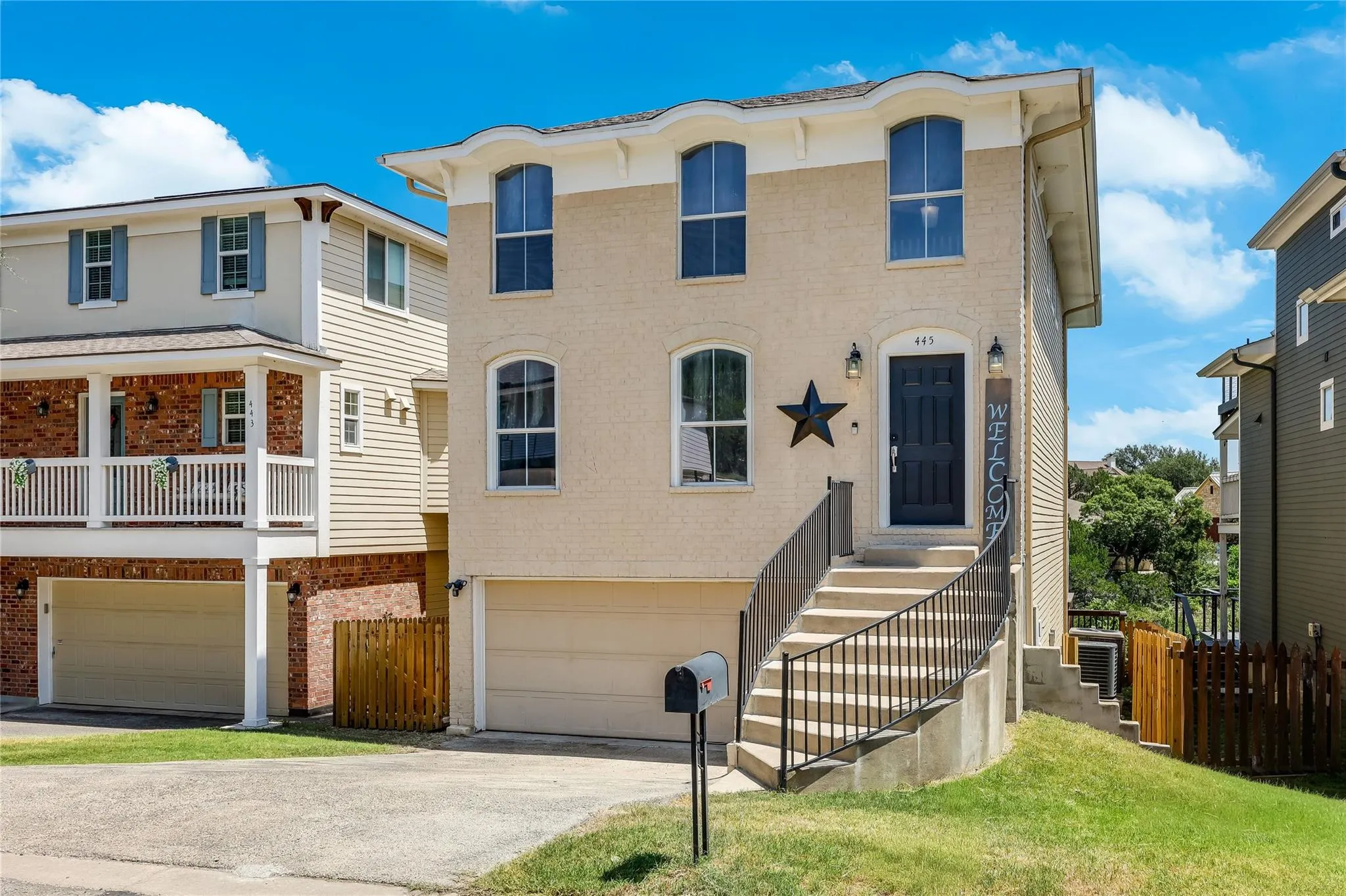 Photo of 445 VENTURE BLVD S, Point Venture, TX, 78645