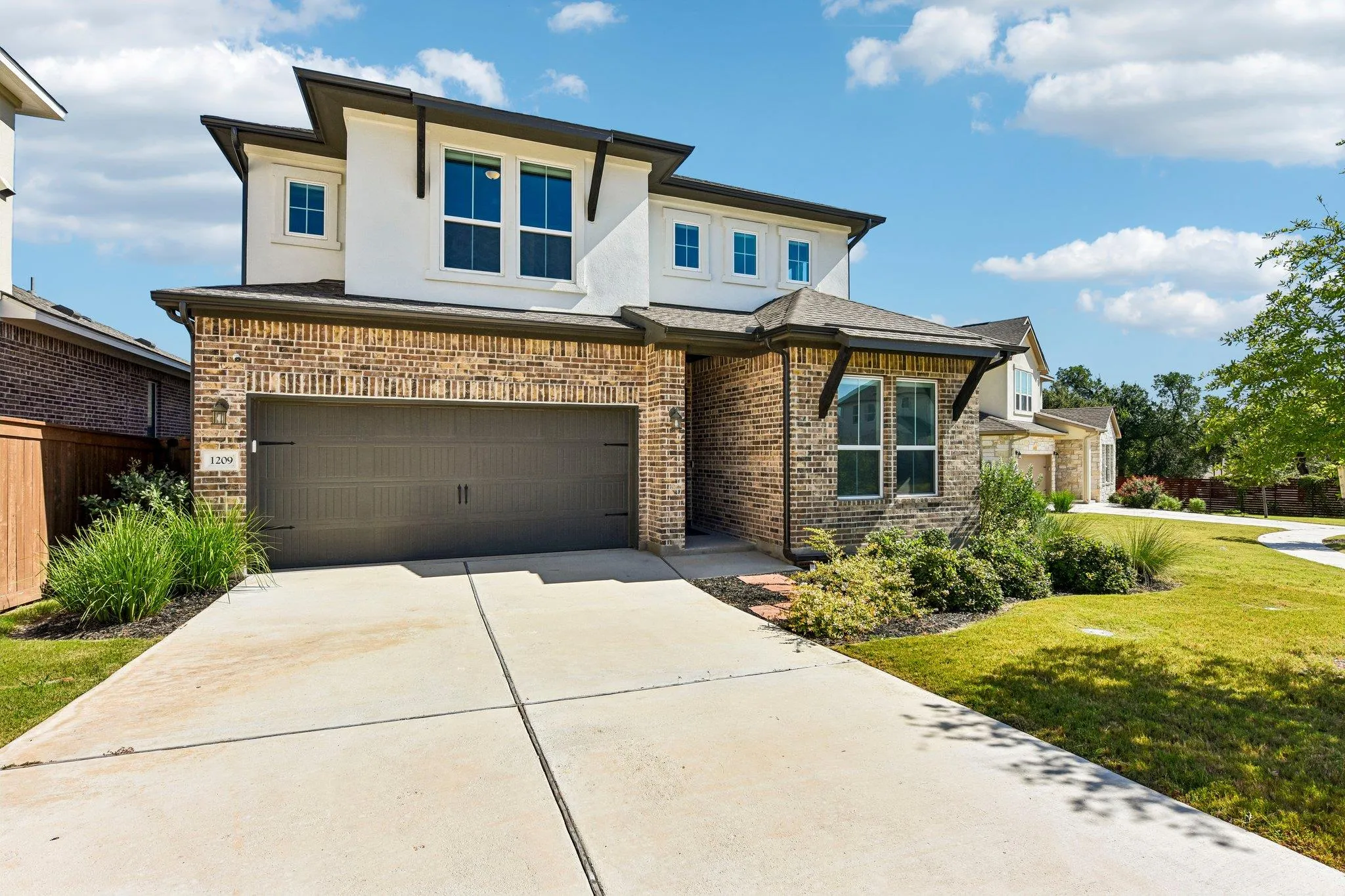 Photo 2 of 1209 WILLIE RANCH WAY