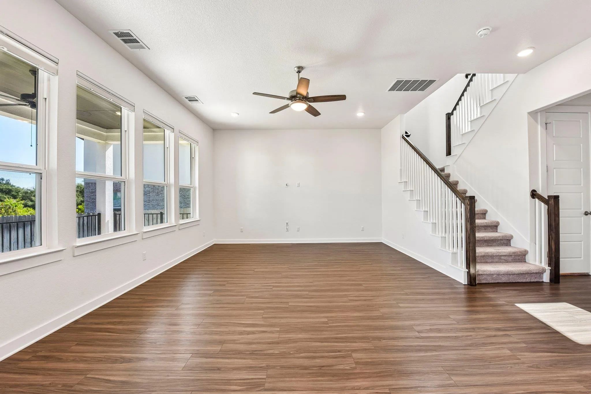 Photo 4 of 1209 WILLIE RANCH WAY