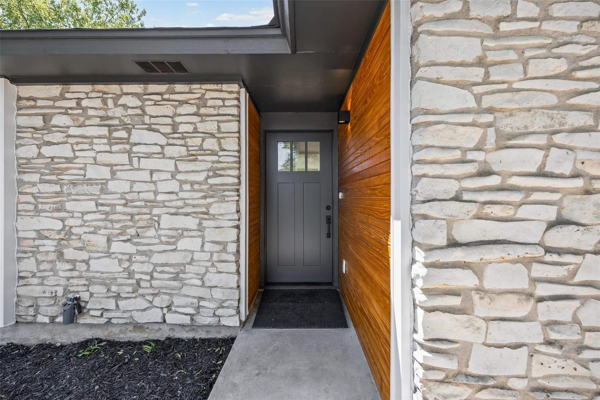 Photo 2 of 4710 RUSSET HILL DR