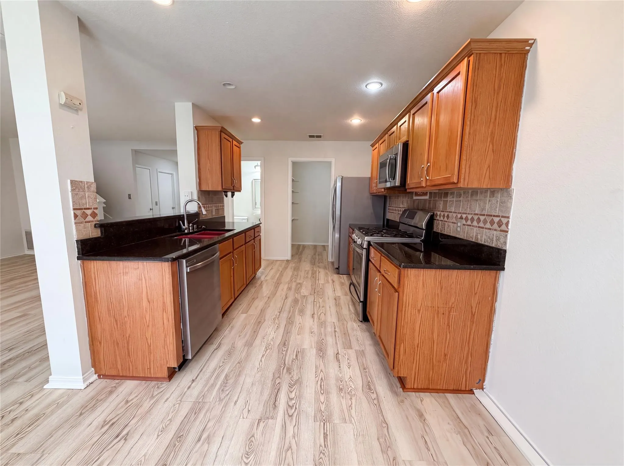 Photo 2 of 5810 VASEY BLVD