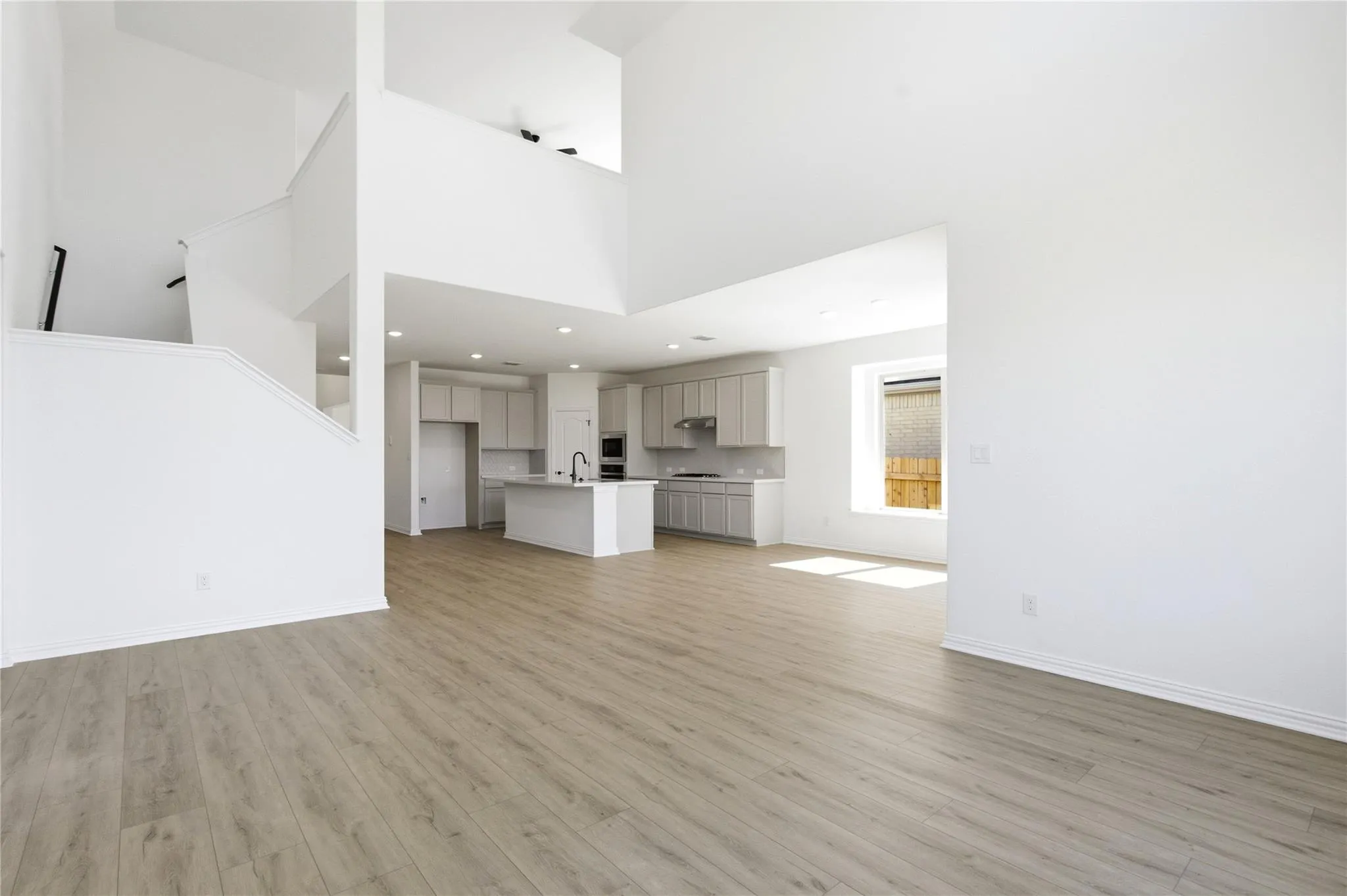 Photo 3 of 13504 ENDLESS NARROW LN
