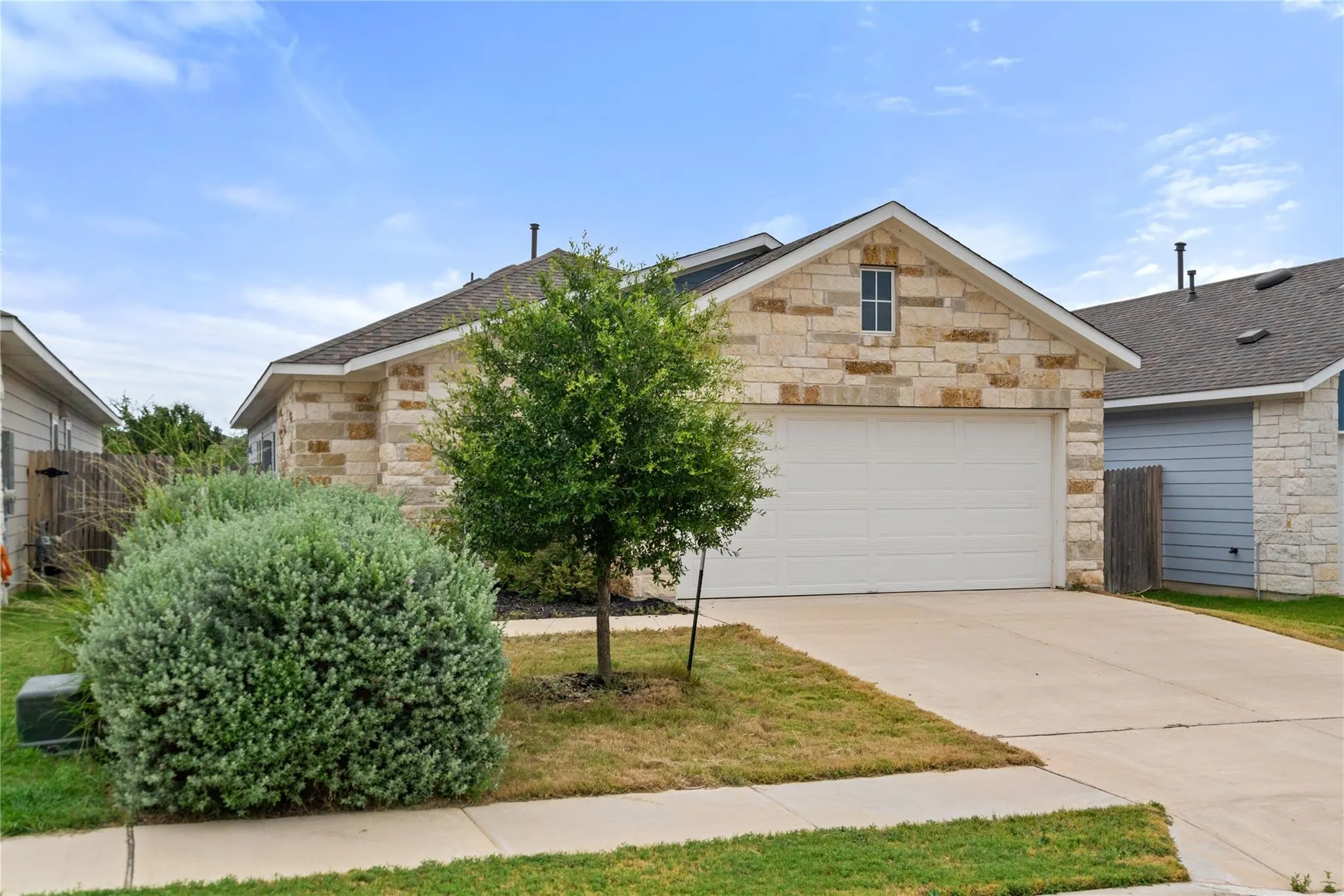 Photo 3 of 129 TALL GRASS DR