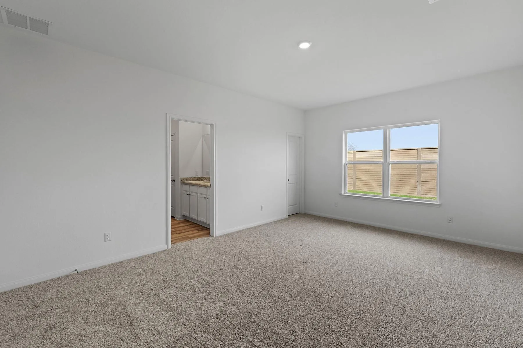 Photo 4 of 14400 WAHLBERGS WAY