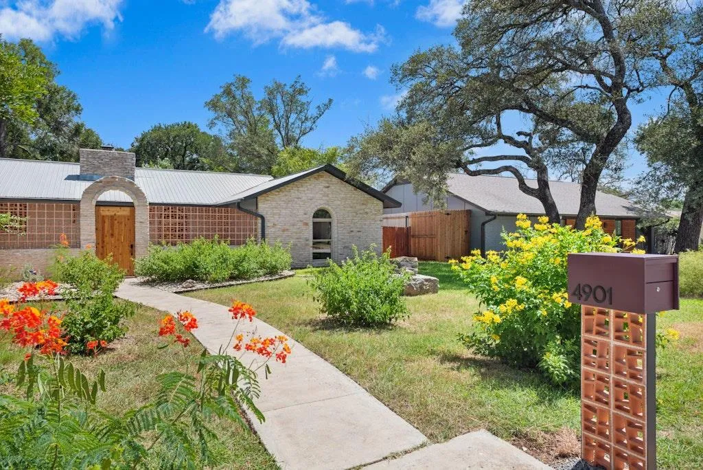 Photo of 4901 SADDLE DR, Austin, 78727
