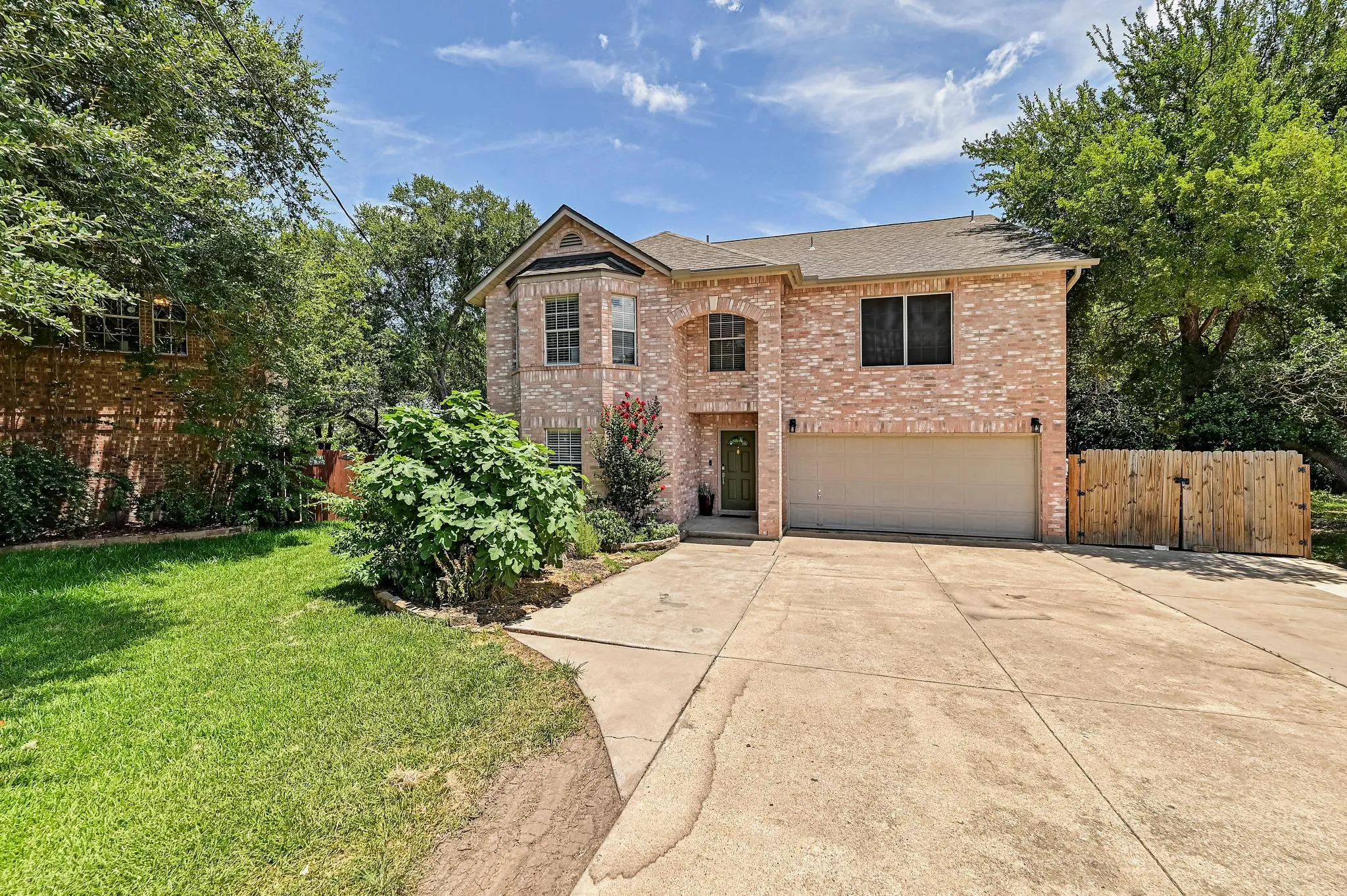 Photo 5 of 104 N SUMAC LN