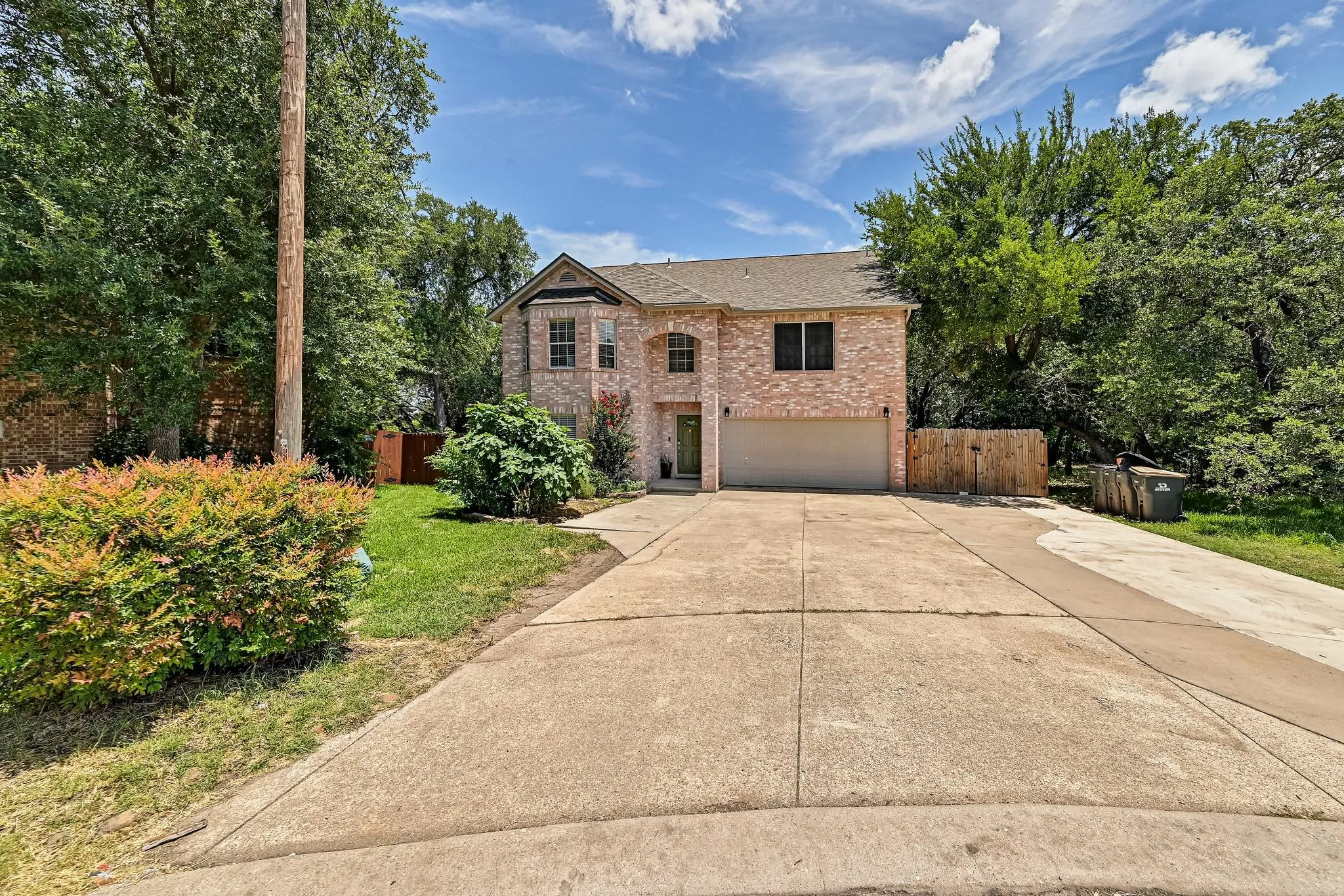 Photo 4 of 104 N SUMAC LN