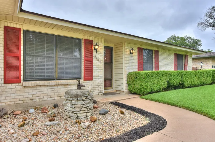 2200 Kenbridge Dr, Austin, Texas 78757