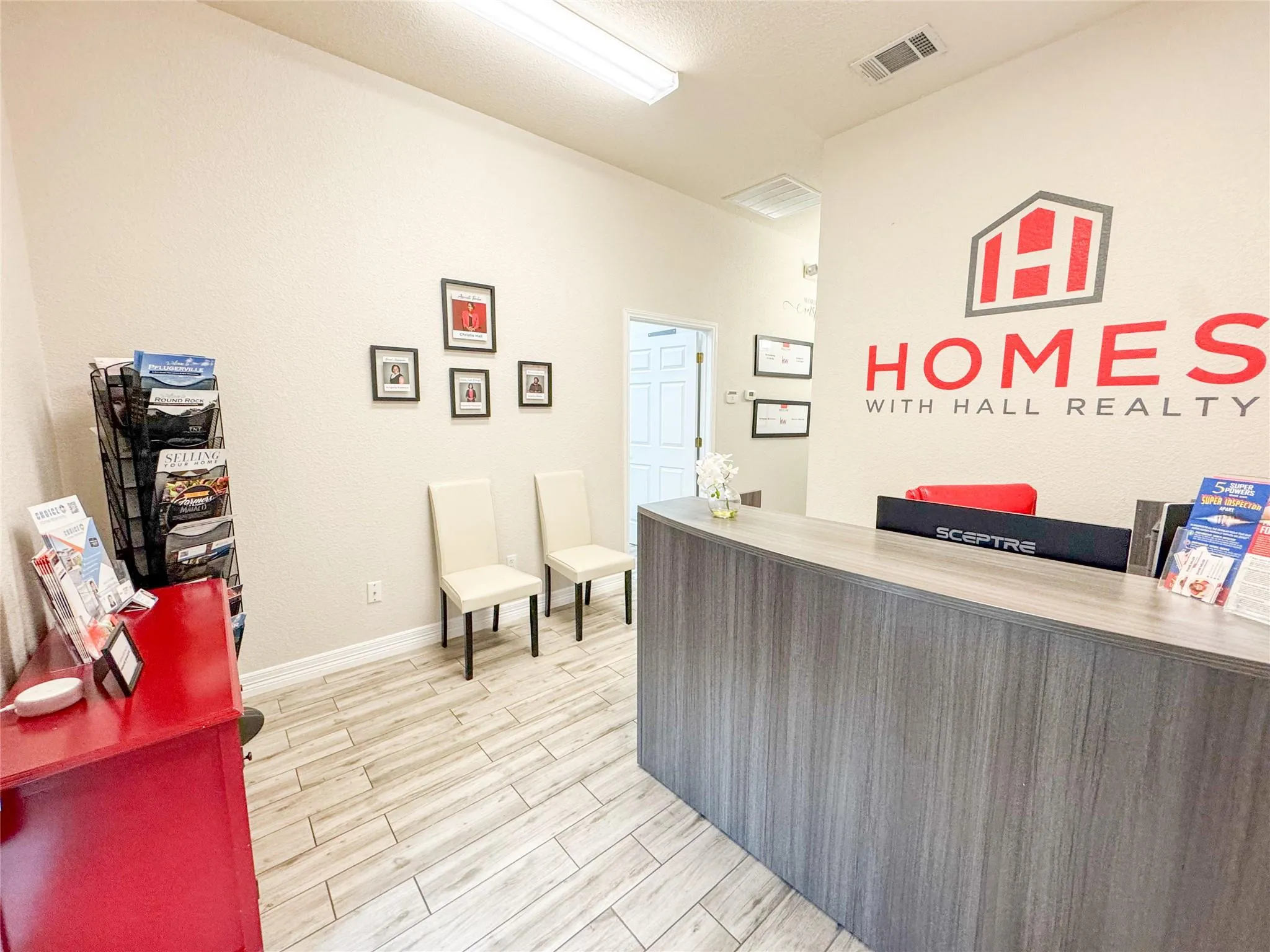 Photo 3 of 15901 CENTRAL COMMERCE DR #201