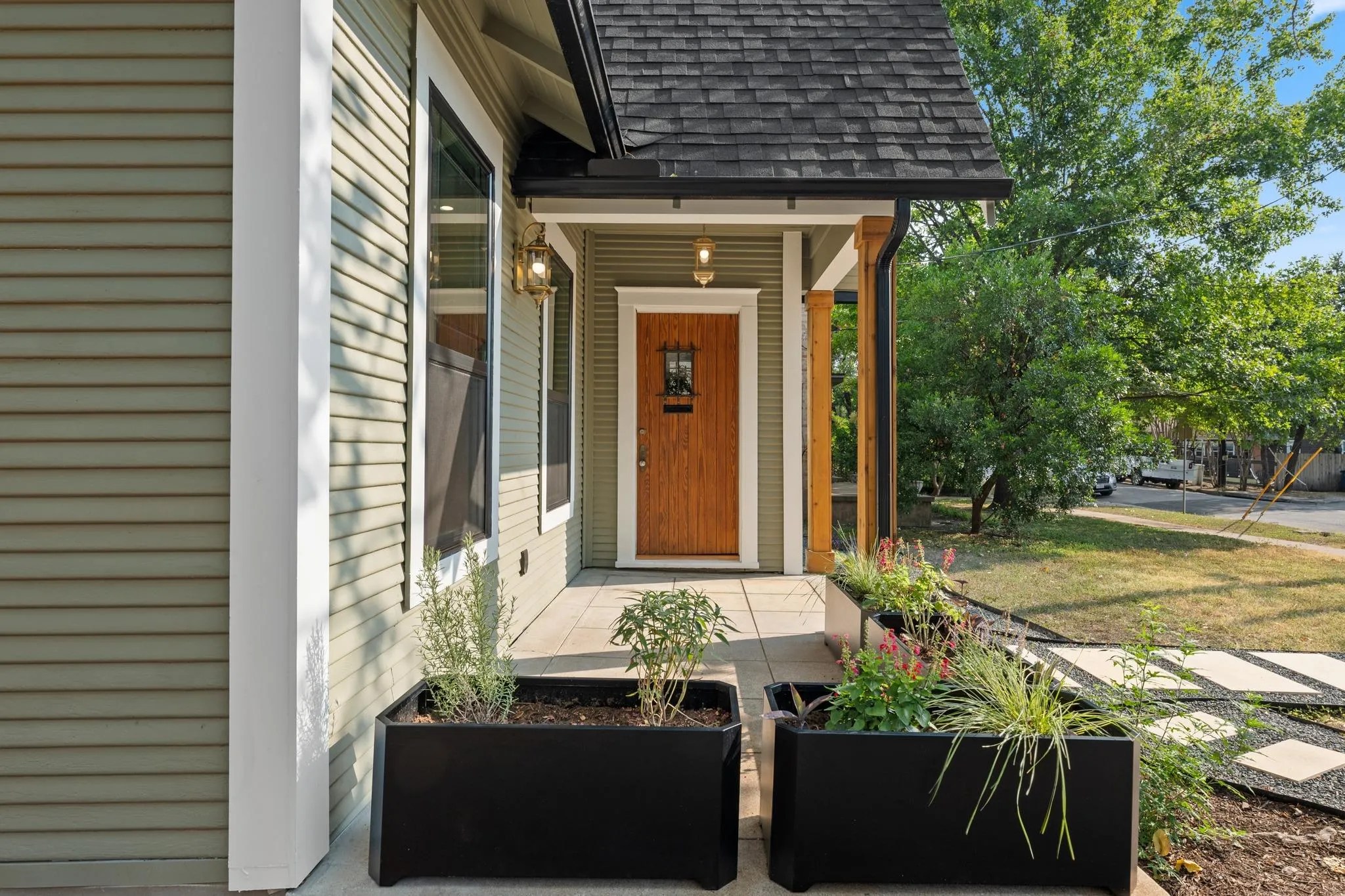 Photo 4 of 3304 HARRIS PARK AVE