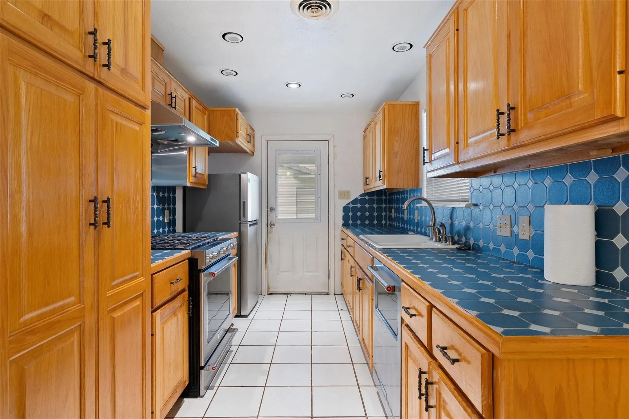 Photo 4 of 1509 WEYFORD DR