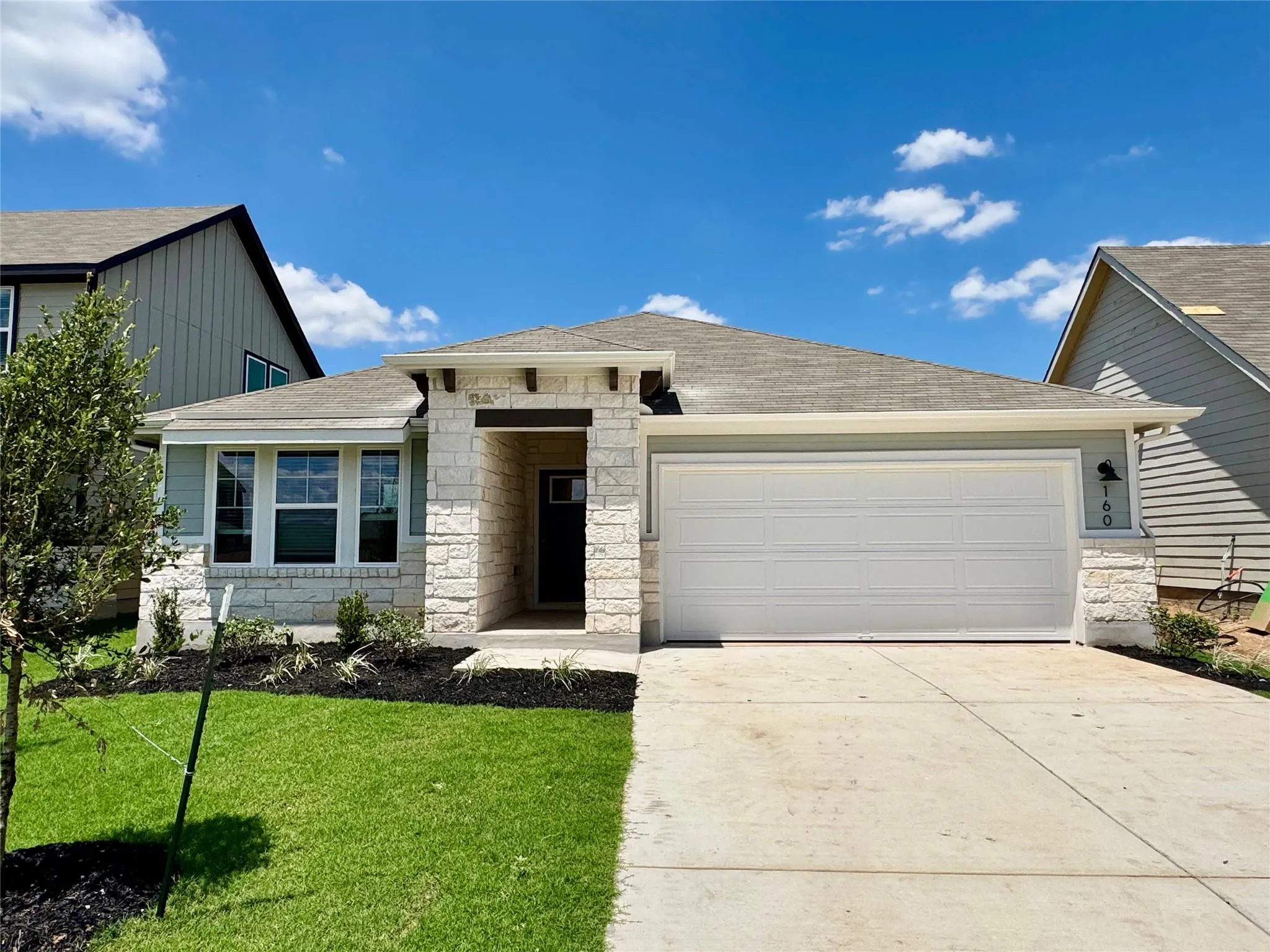 Photo of 160 COOPERS HAWK CRST, Cedar Creek, TX, 78612