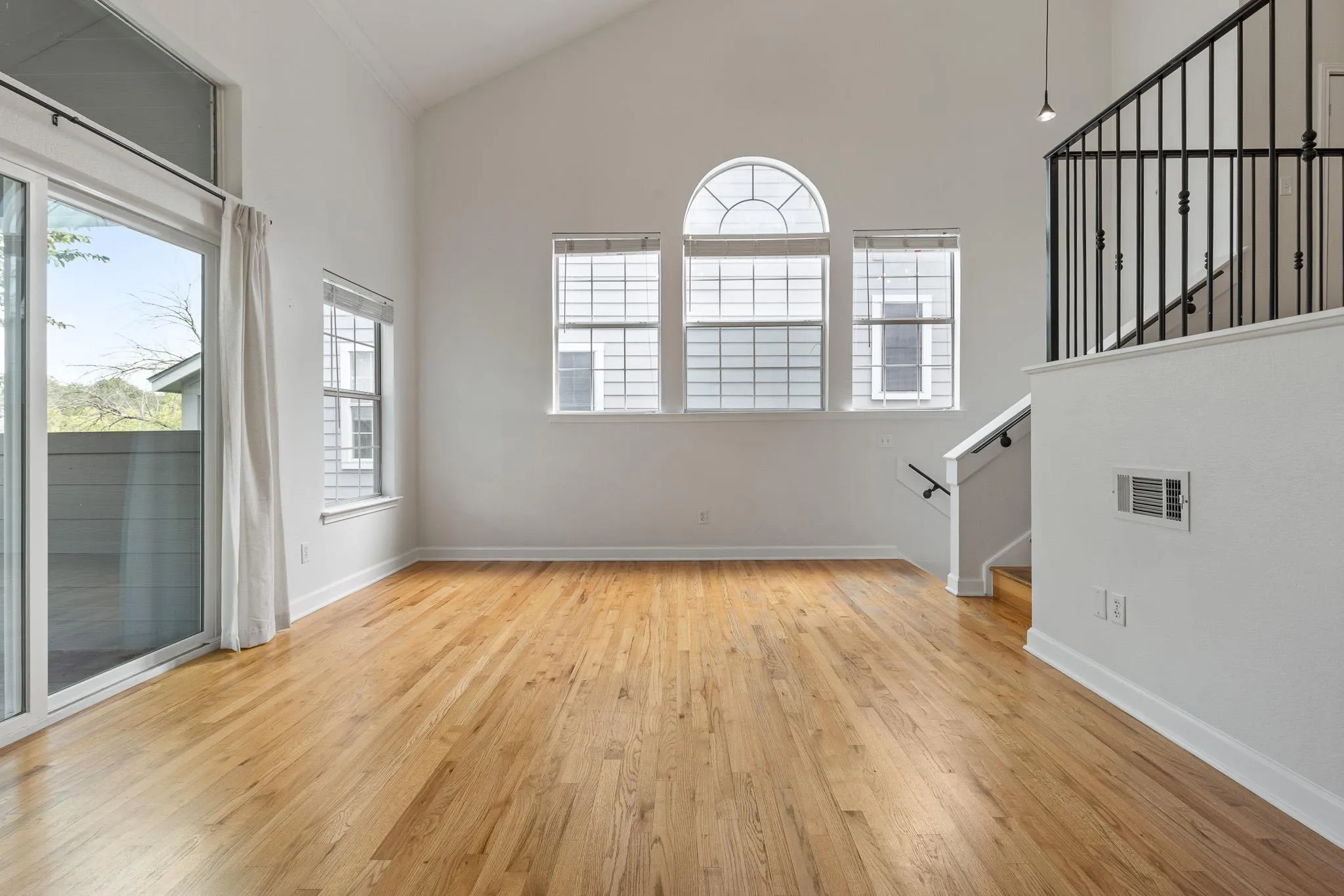 Photo 4 of 4006 SHOAL CREEK BLVD #B