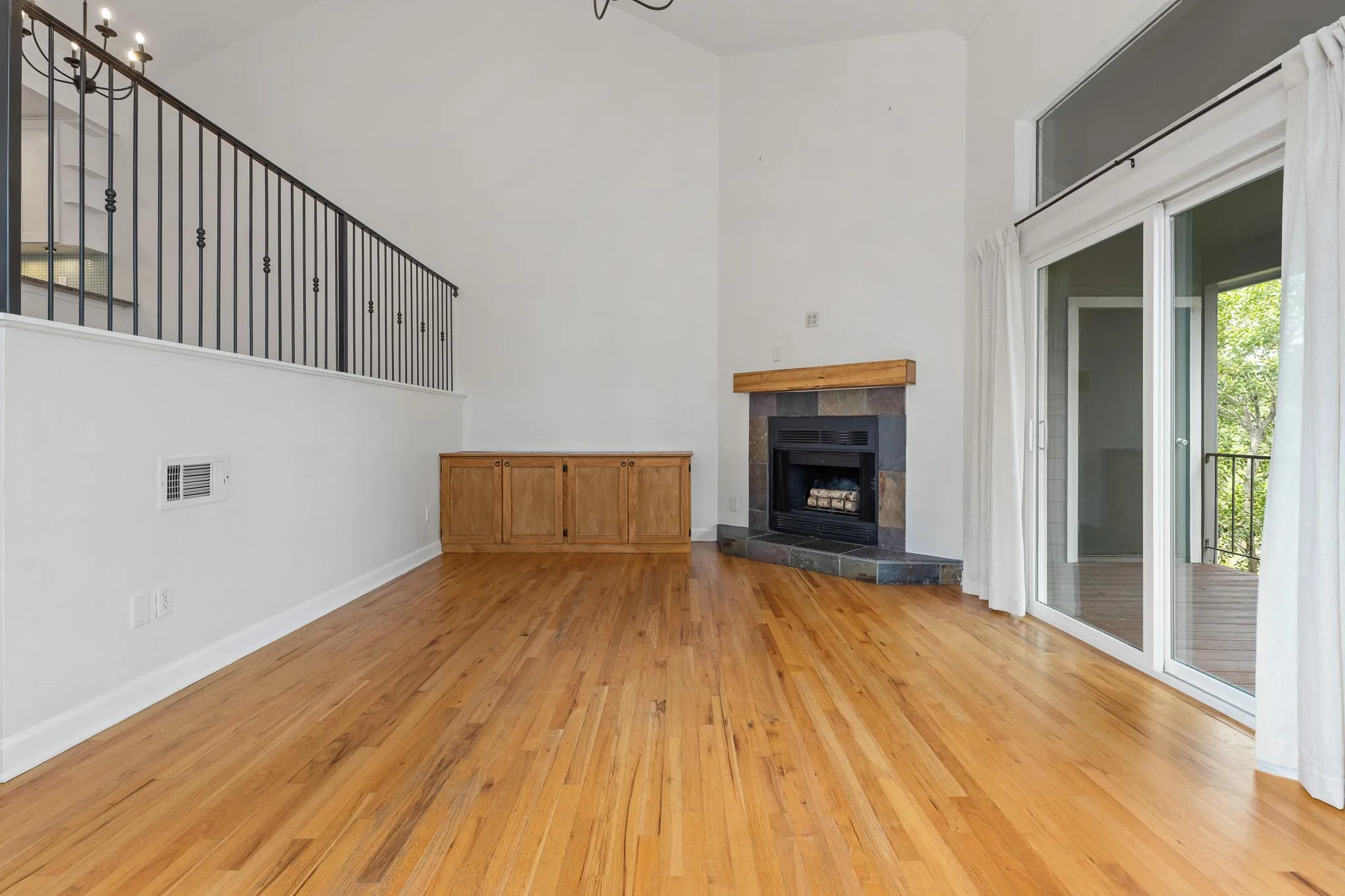 Photo 3 of 4006 SHOAL CREEK BLVD #B