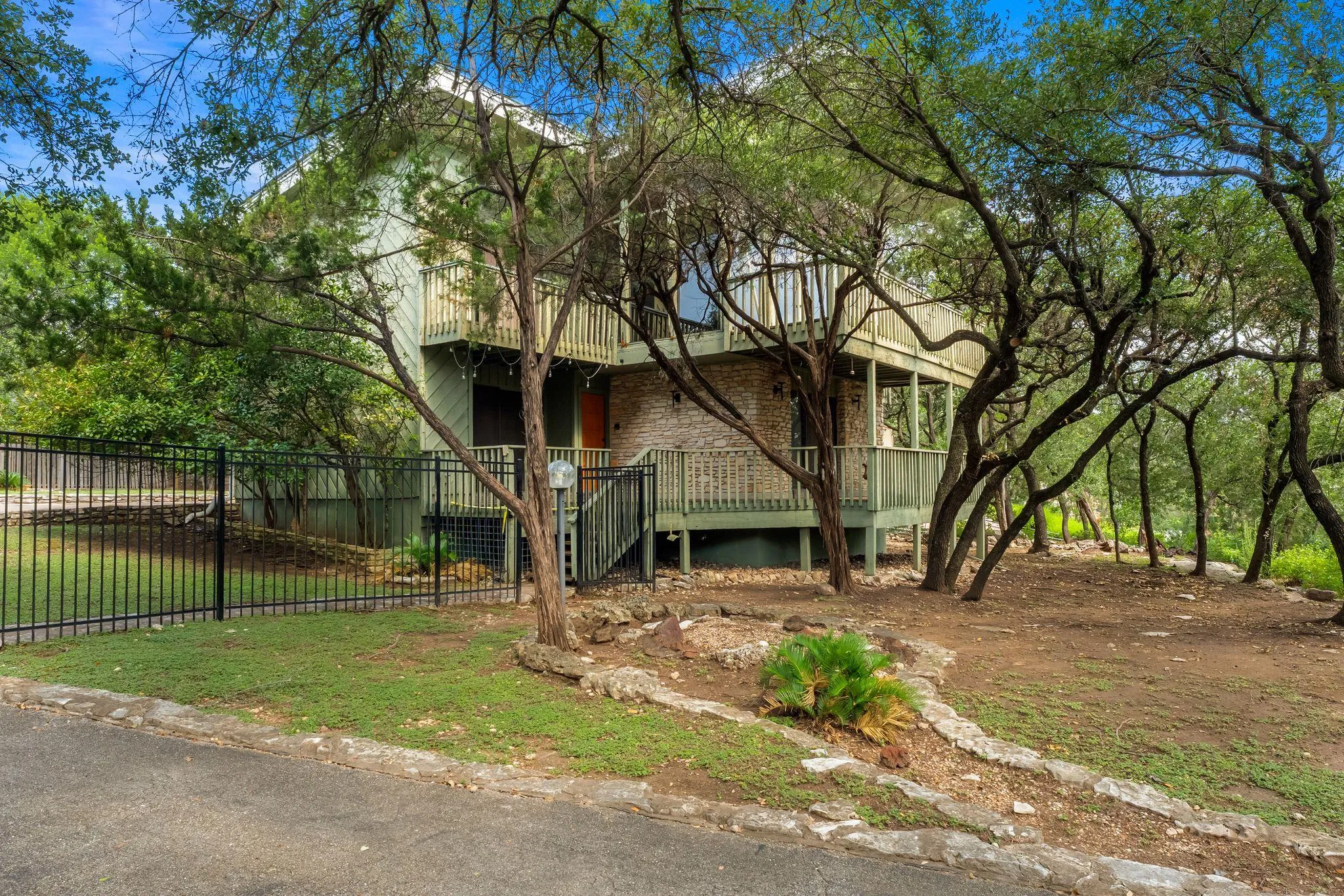 Photo 5 of 124 FIREBIRD ST