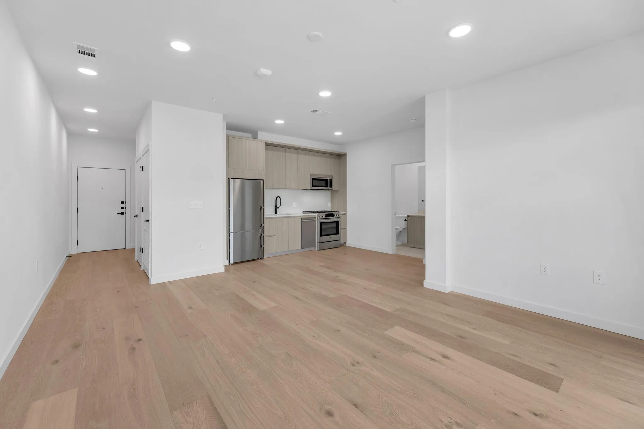 Photo 4 of 2209 S 1ST ST #231