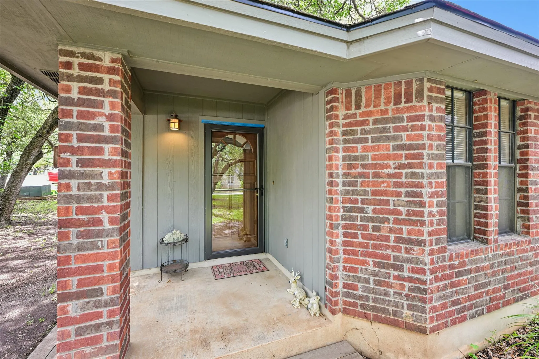 Photo 3 of 606 PRIZE OAKS DR