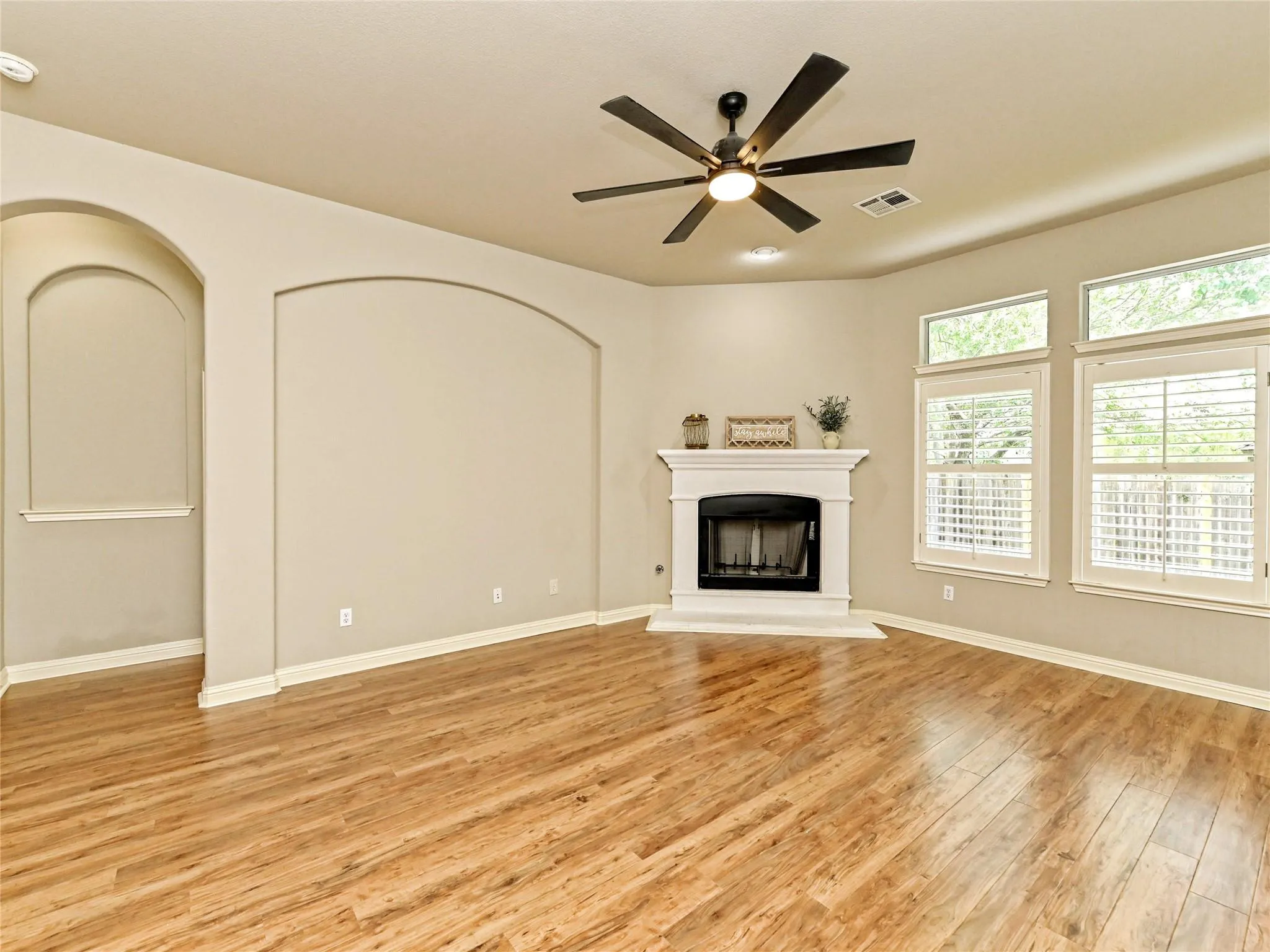 Photo 5 of 10009 BUFFALO LAKE LN