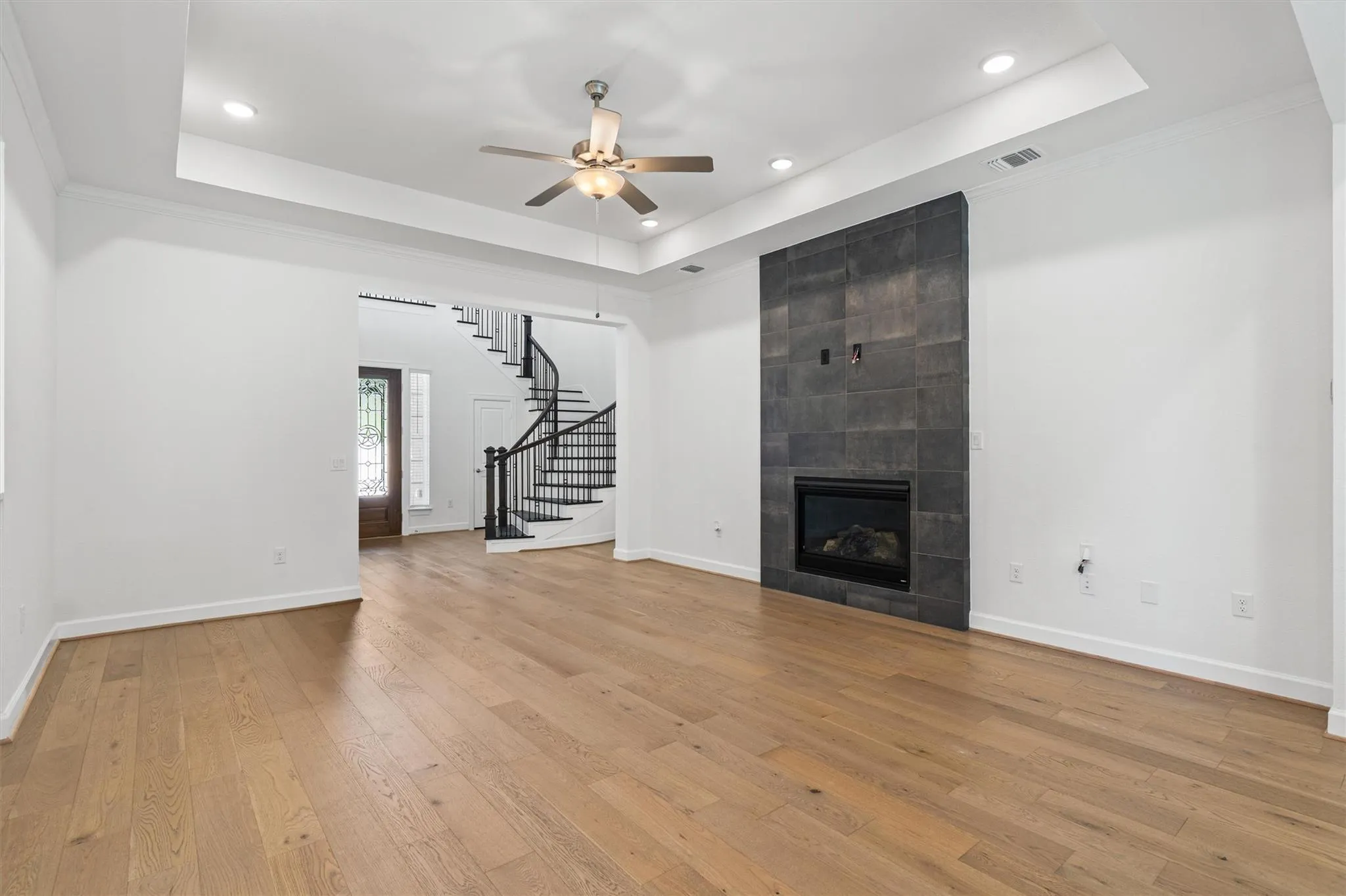 Photo 5 of 15098 DOROTHY DR